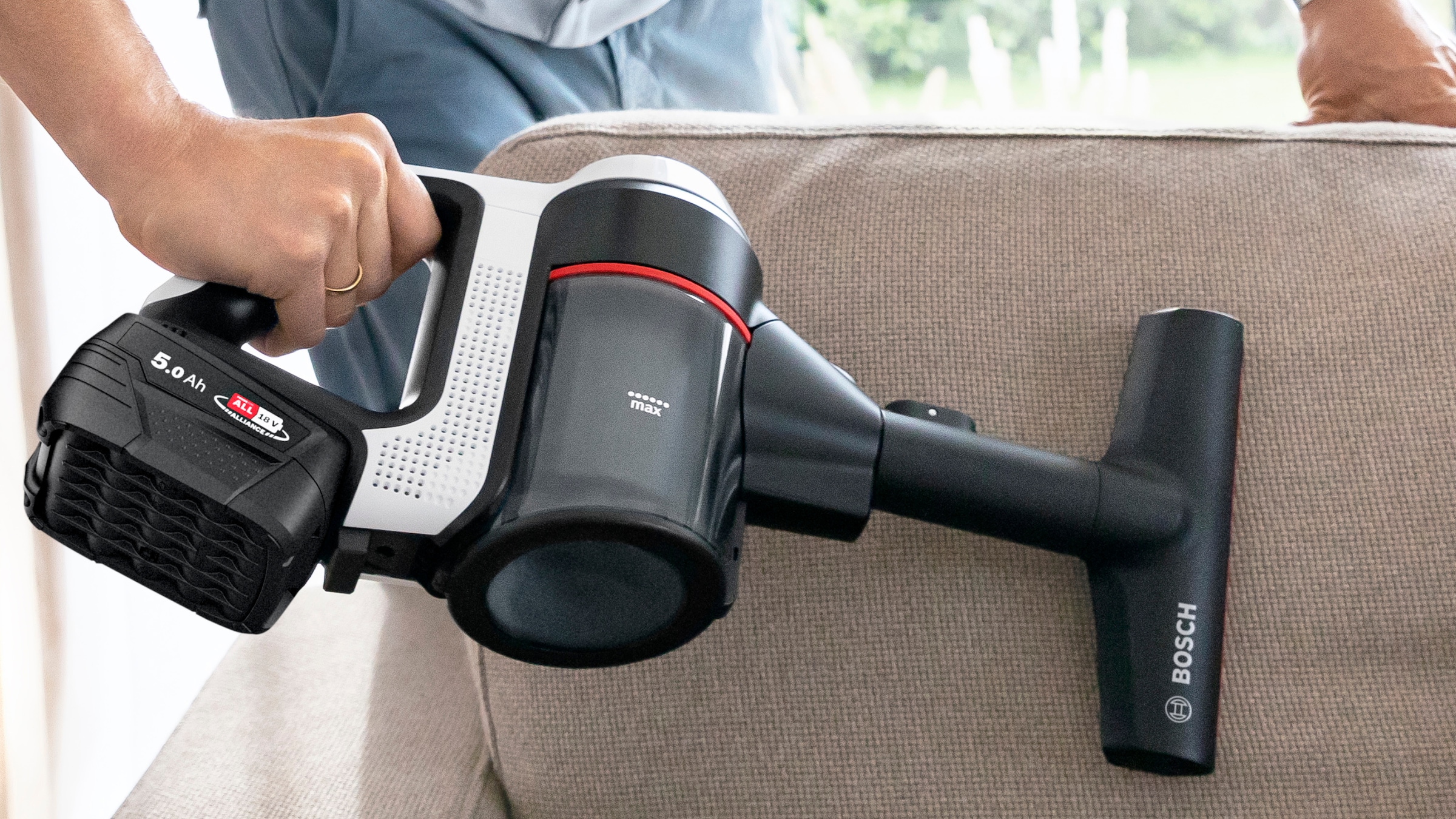 BOSCH Akku-Bodenstaubsauger »Unlimited 7 BSS715CARP/BSS715FRSH, 5.0 Ah Akku, Knickrohr« 10 Jahre Motorgarantie, Schnellladegerät, Made in Germany