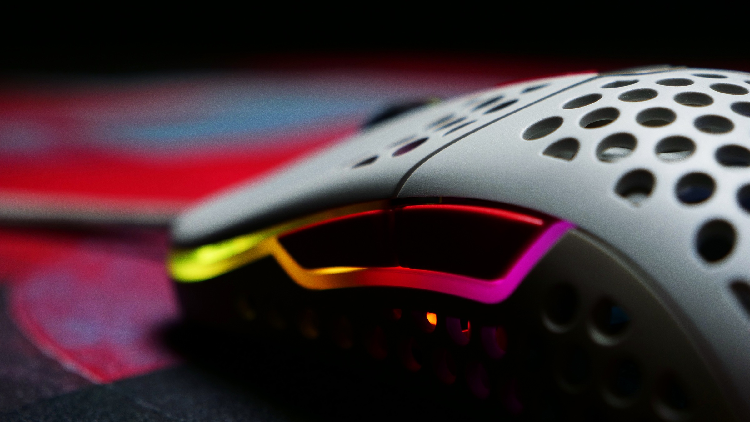 Cherry Xtrfy Gaming-Maus »M42 RGB«, kabelgebunden, ultraleichte Gaming-Maus