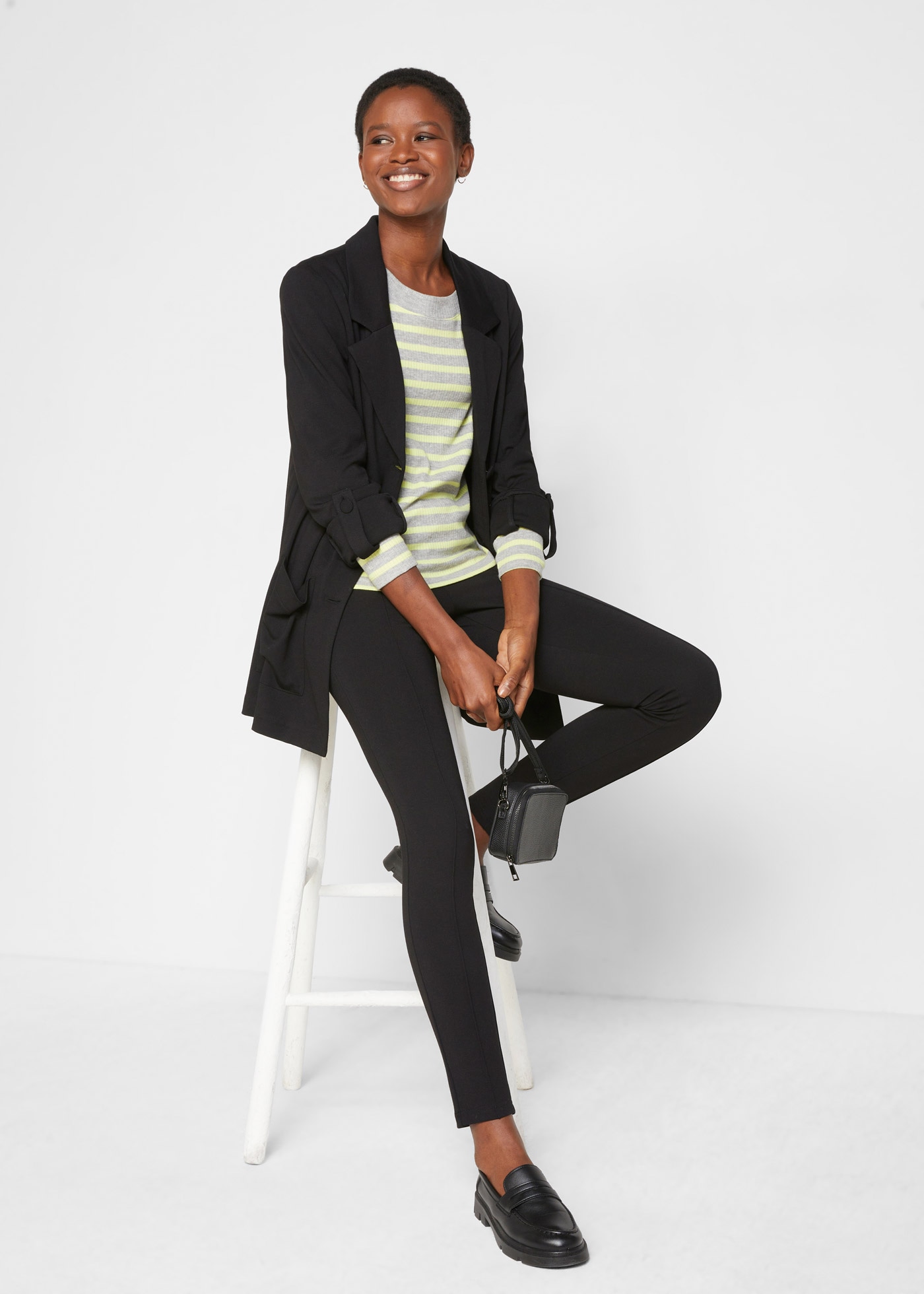 bonprix Sweatblazer 1 mit langem Arm, mit Reverskragen, Oversize Passform, aus Viskose