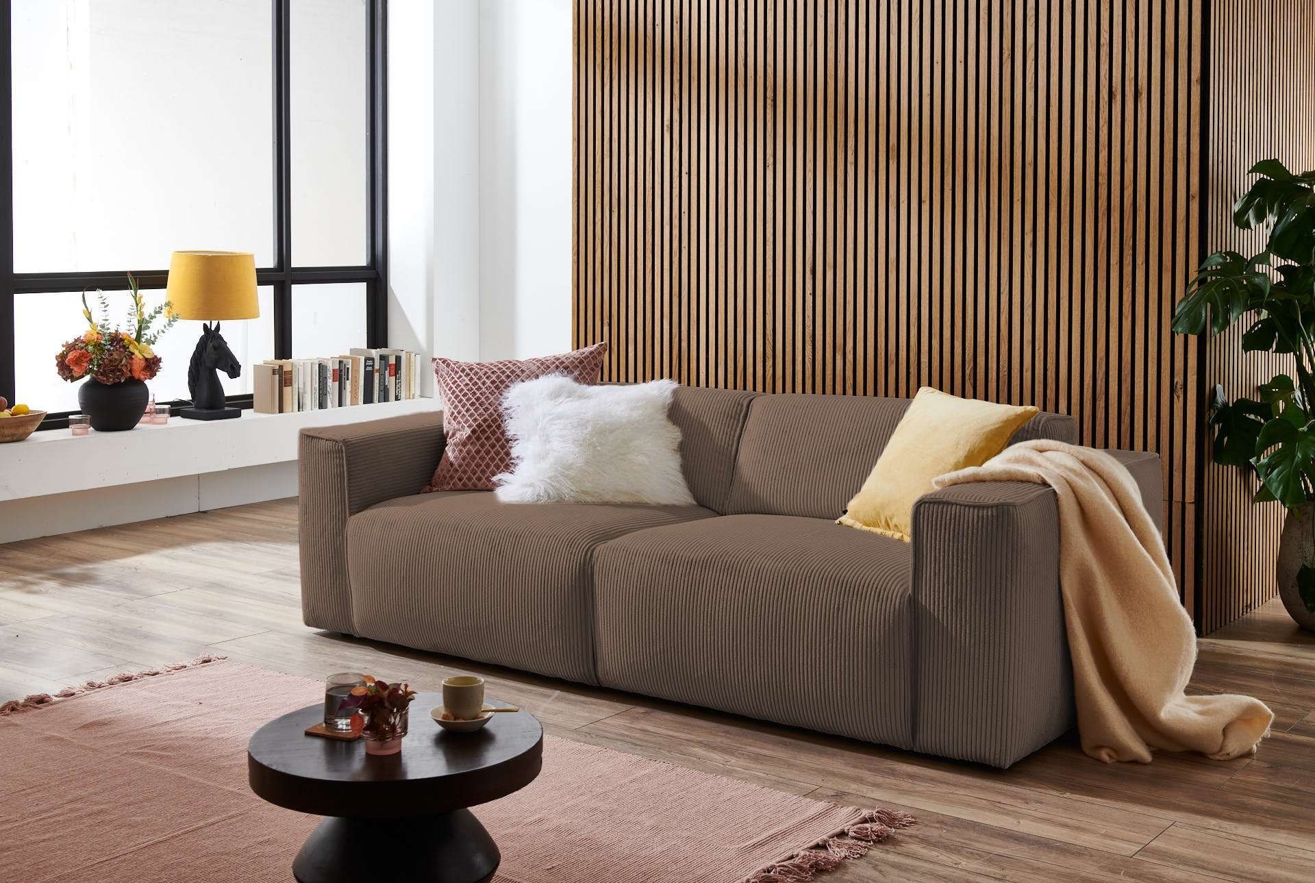 andas 3-Sitzer »Noord mit Kedernaht, Breite 232 cm«, Cord, Struktur, Webstoff, mit Wellenunterfederung, Massivholzrahmen