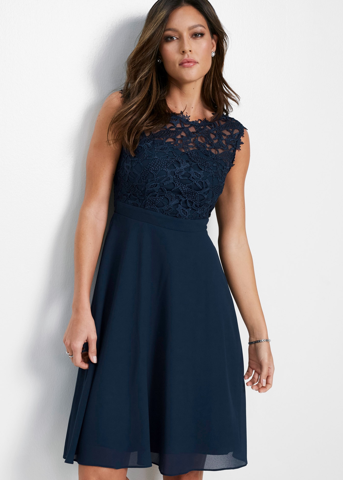 bonprix Minikleid »Minikleid mit Spitze« Minikleid mit Spitze