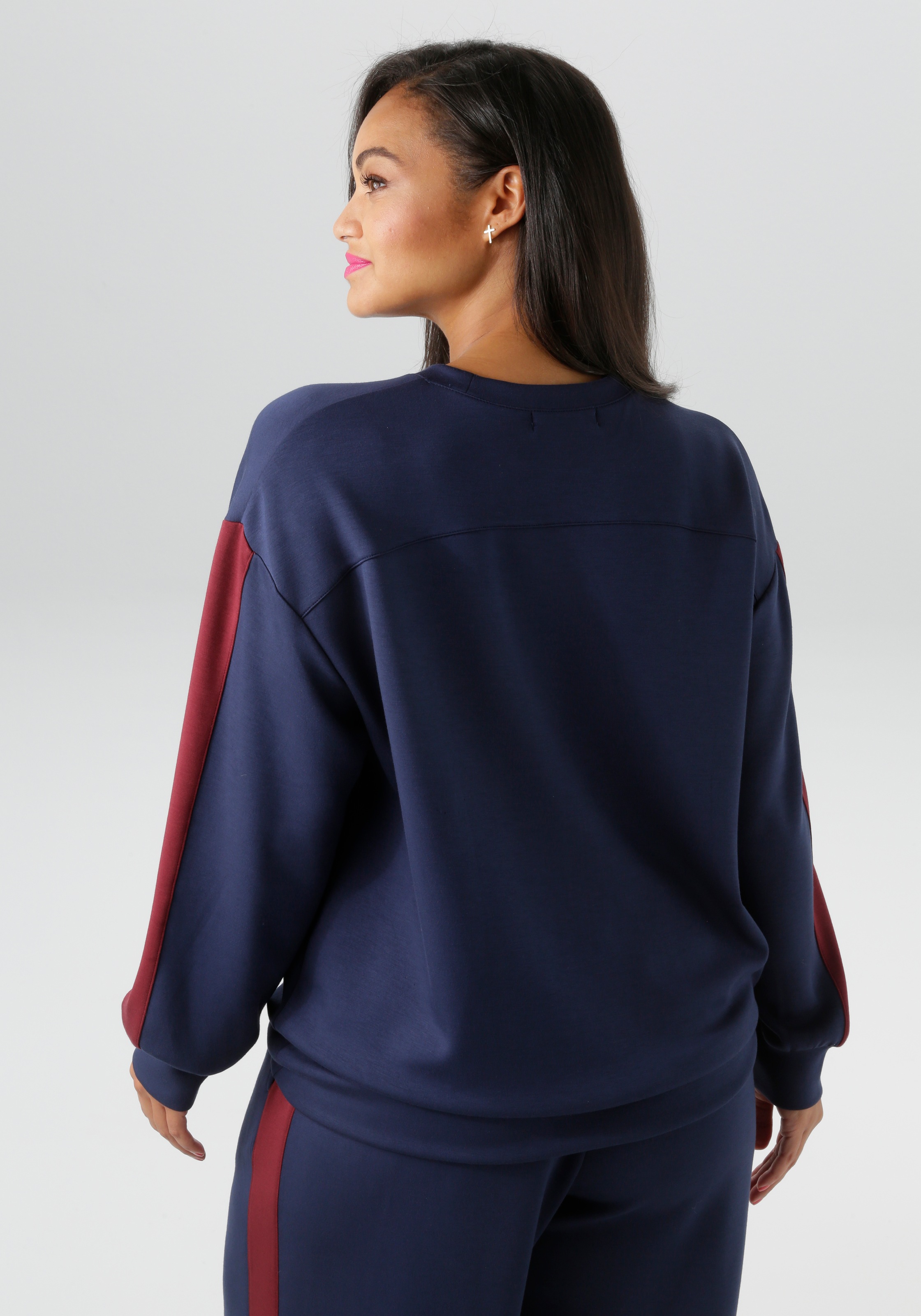 Aniston PLUS Sweatshirt, mit trendigen Seitenstreifen - NEUE KOLLEKTION
