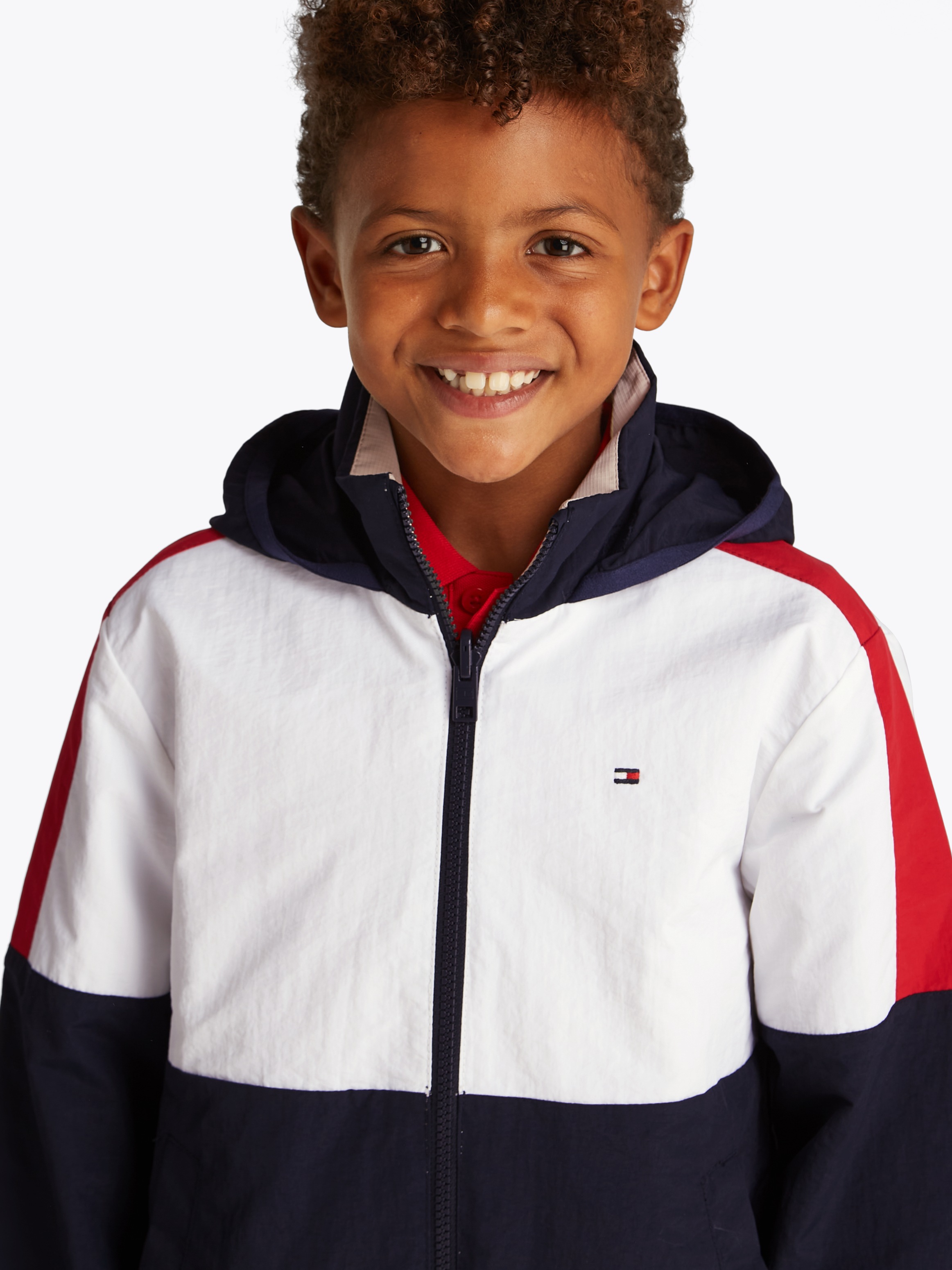 TOMMY HILFIGER Outdoorjacke »COLOURBLOCK REVERSIBLE JACKET« mit Kapuze im Colorblock-Design Classic Beige 14 (164) 14 (164) Jacke von TOMMY HILFIGER