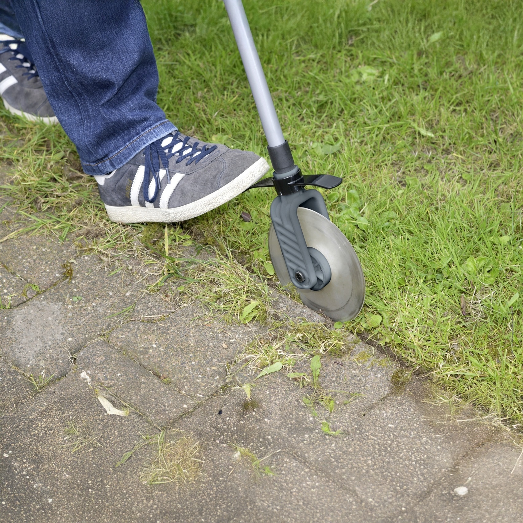 Maximex Kantenschneider »Modell Cut« Rasenkanten-Roller mit Teleskopstiel, ausziehbar von 56 bis 122 cm