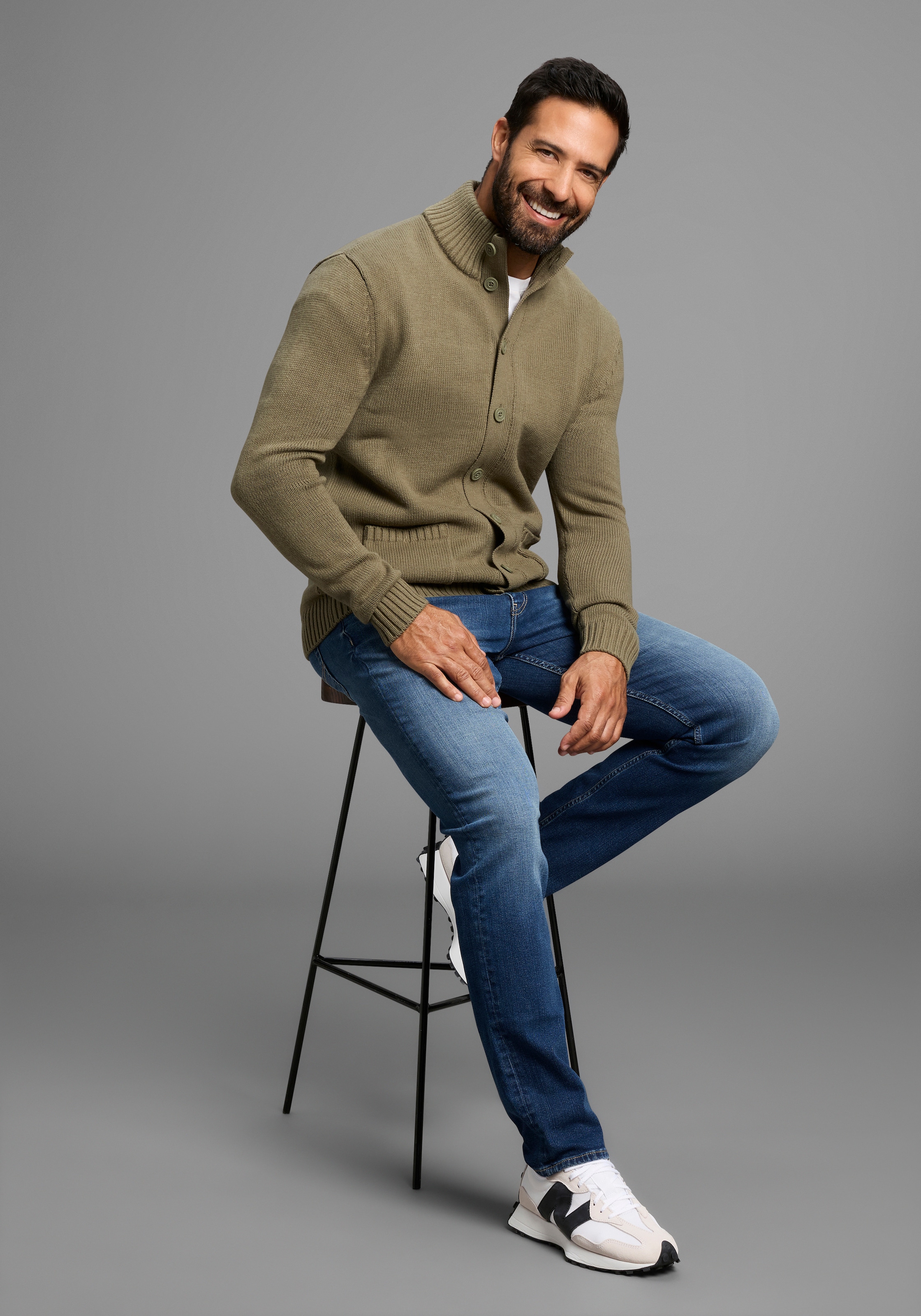 Man's World Strickjacke »Neue Kollektion!«, mit Taschen