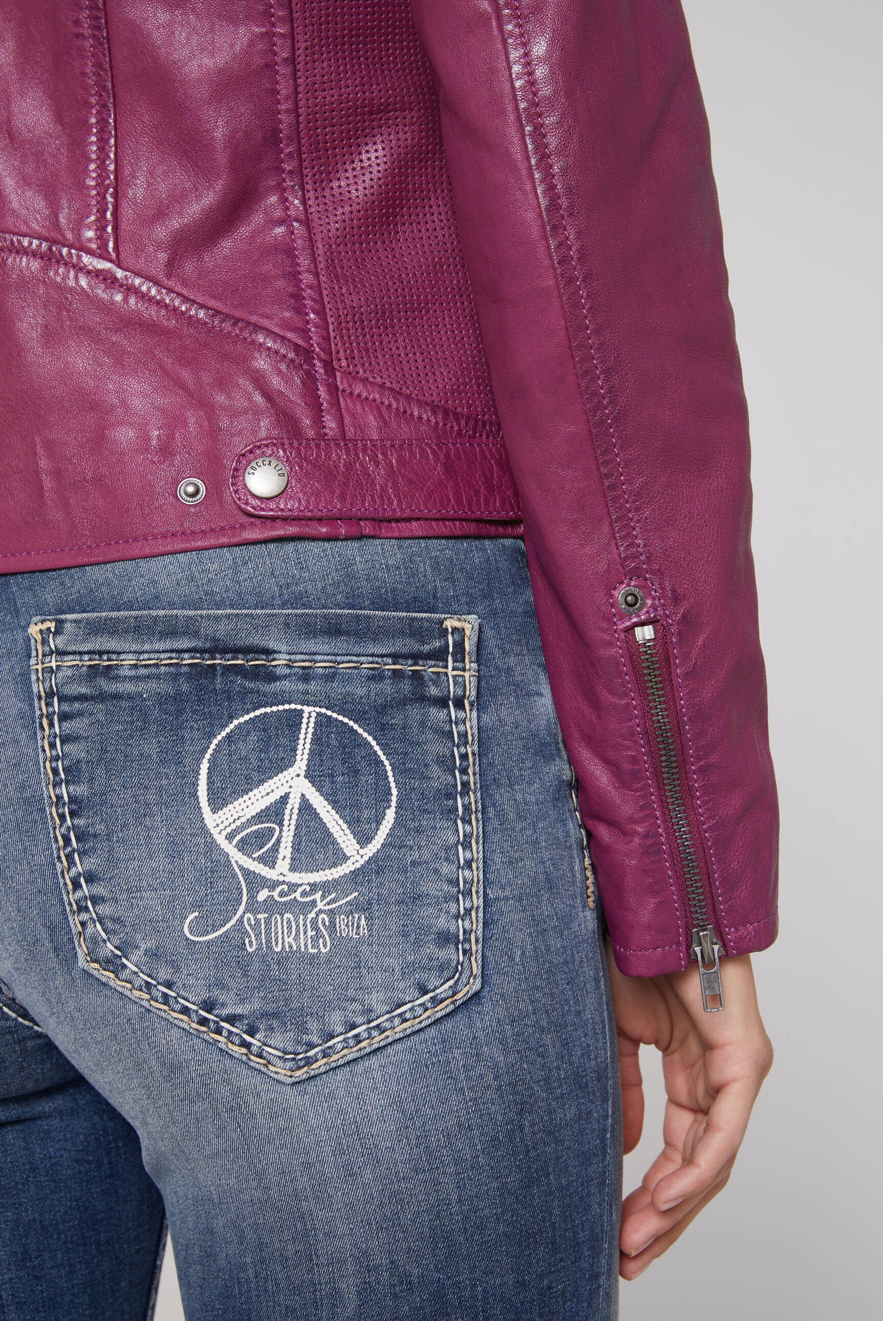 SOCCX Lederjacke, mit Kapuze, mit Zipper am Ärmelende