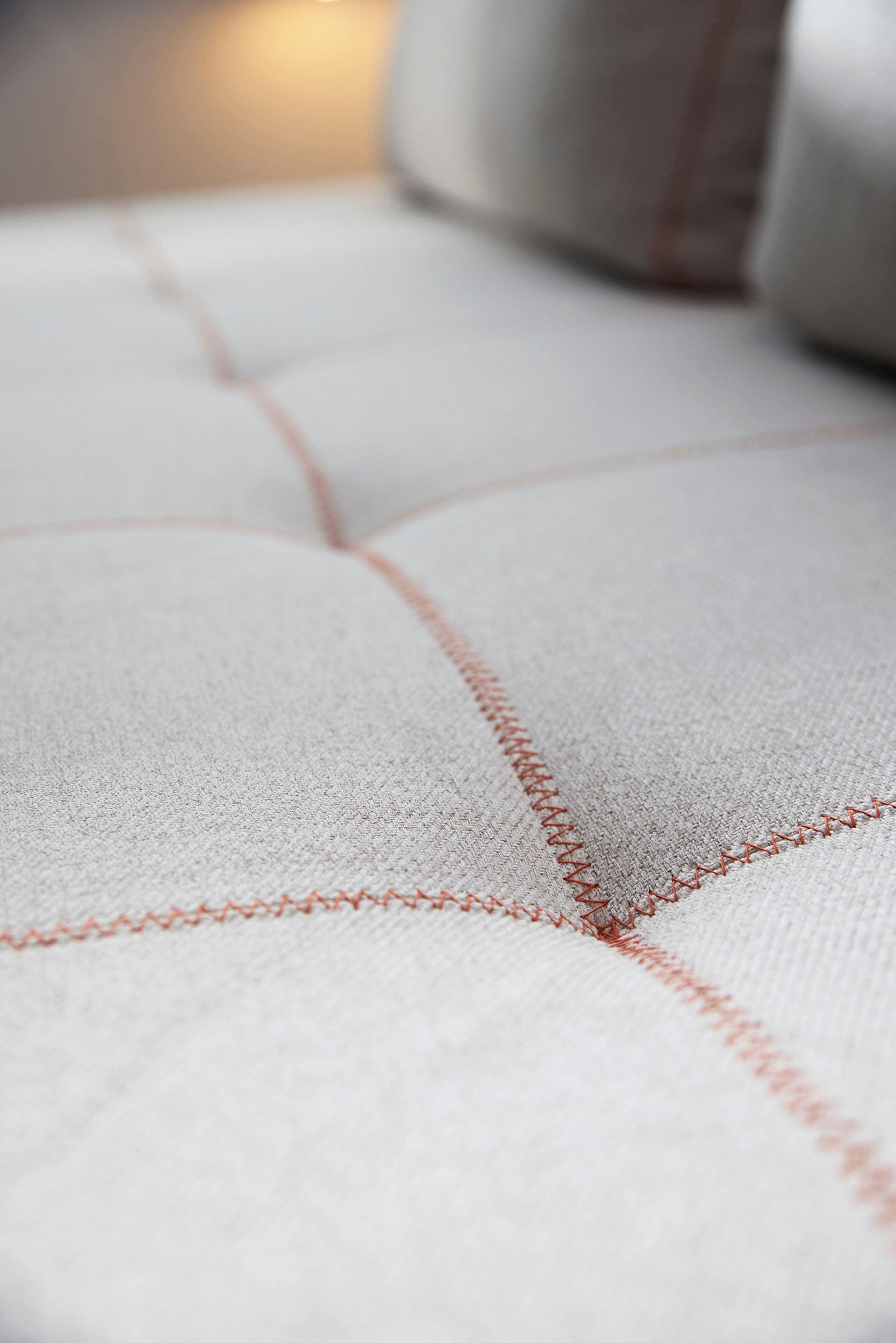 INNOVATION LIVING ™ 3-Sitzer »SIGGA X Schlafsofa mit hohen Sitz- und Liegekomfort«, Dekorative Kontrastnähte, detailreiches Design