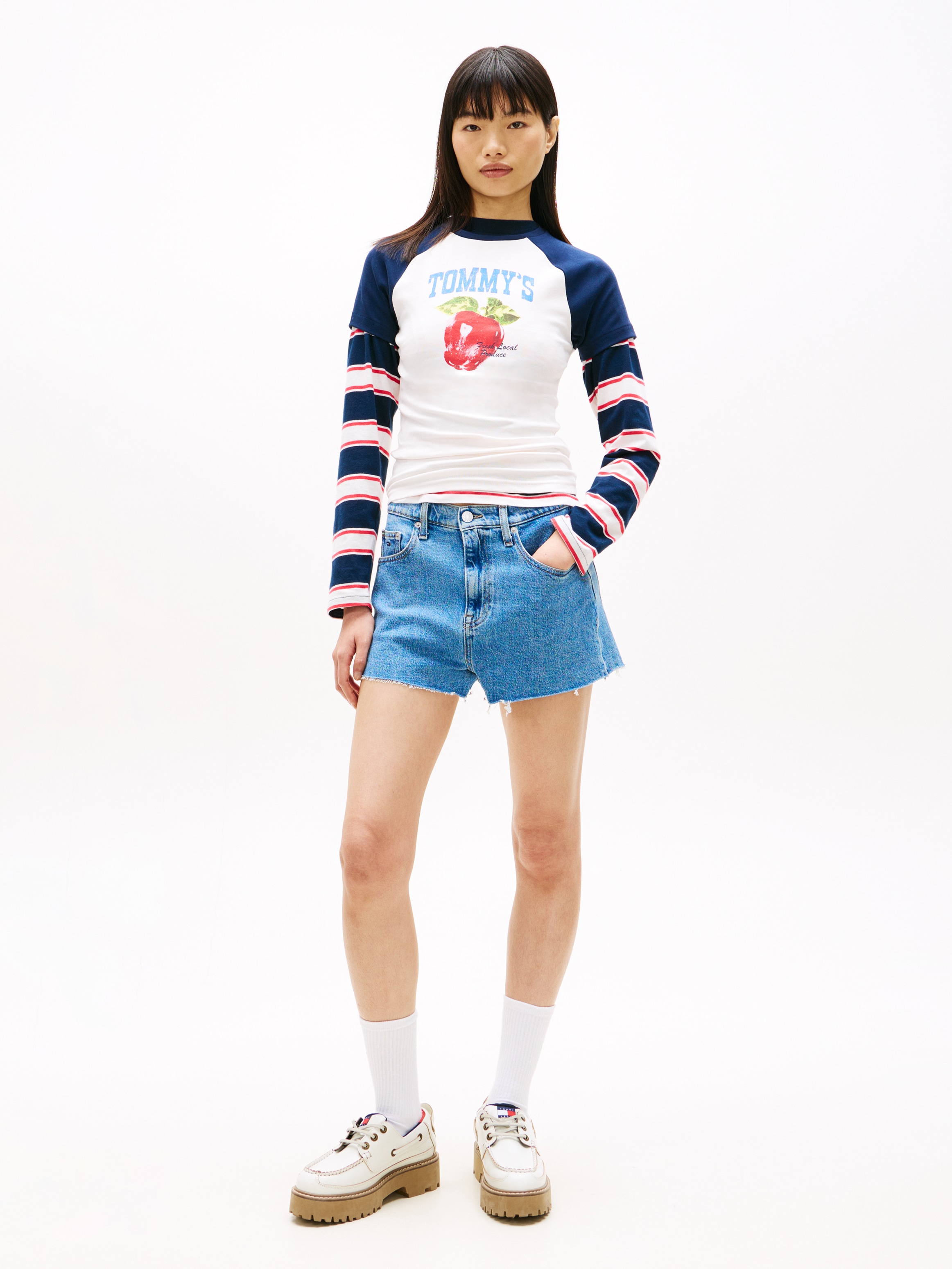 Tommy Jeans Jeansshorts »HOT PANT BJ4138« mit hohem Bund, authentische Stone-Waschung