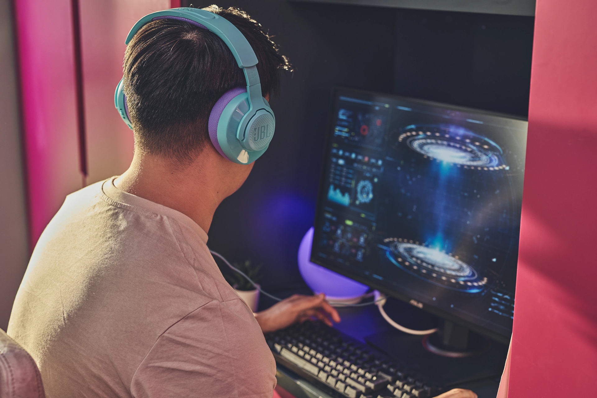 JBL Gaming-Headset »Quantum 100M2«, Mikrofon abnehmbar-Stummschaltung, JBL QuantumSOUND Signatur, abnehmbares Mikrofon mit Stummschaltung