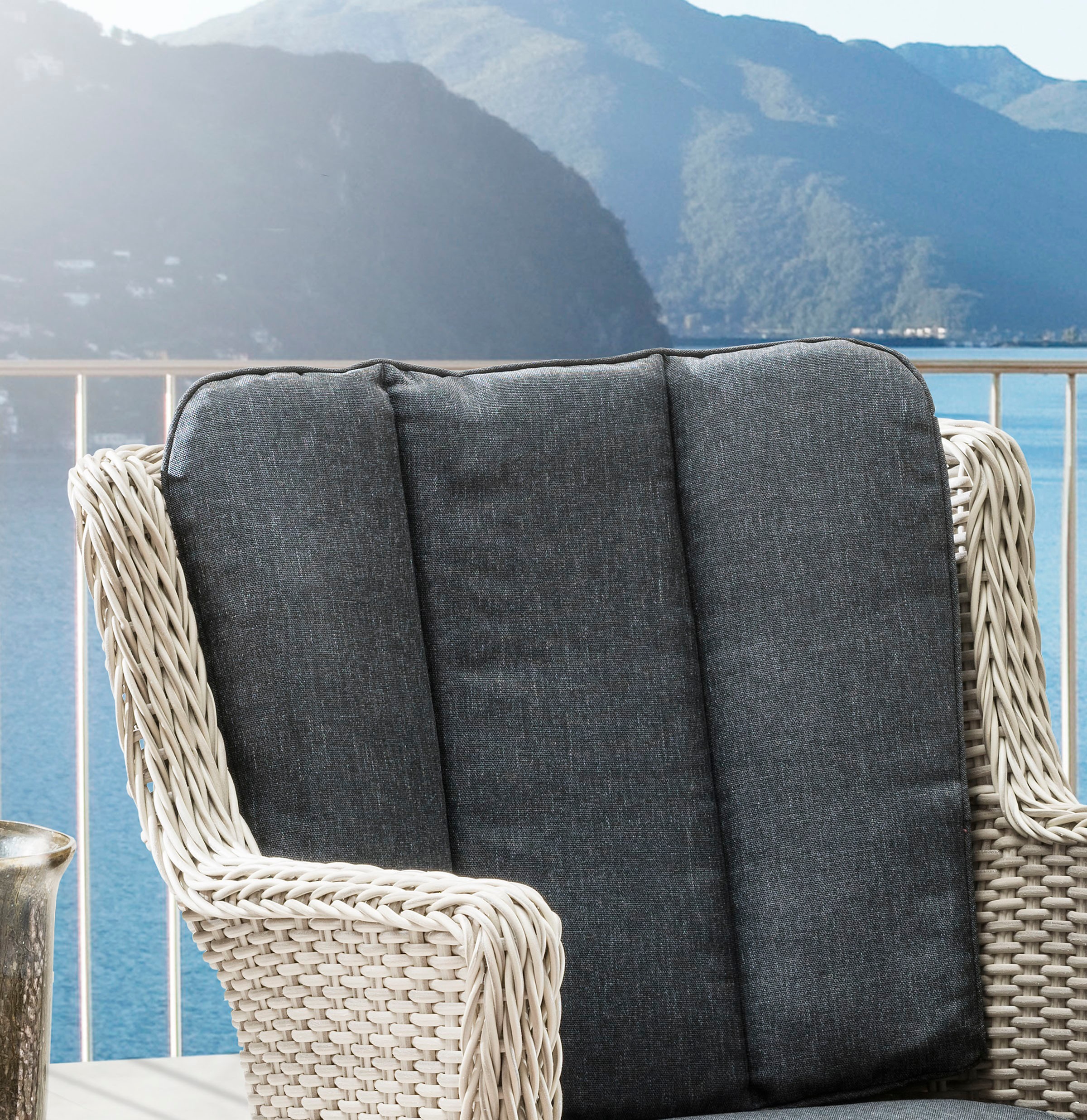 Destiny Garten-Essgruppe »LUNA«, (Set, 5 tlg., 1 Tisch Ø, 4 Sessel), (Set, 13-tlg., 4x Sessel, 1 Tisch Ø 100x75cm) Aluminium, Polyrattan