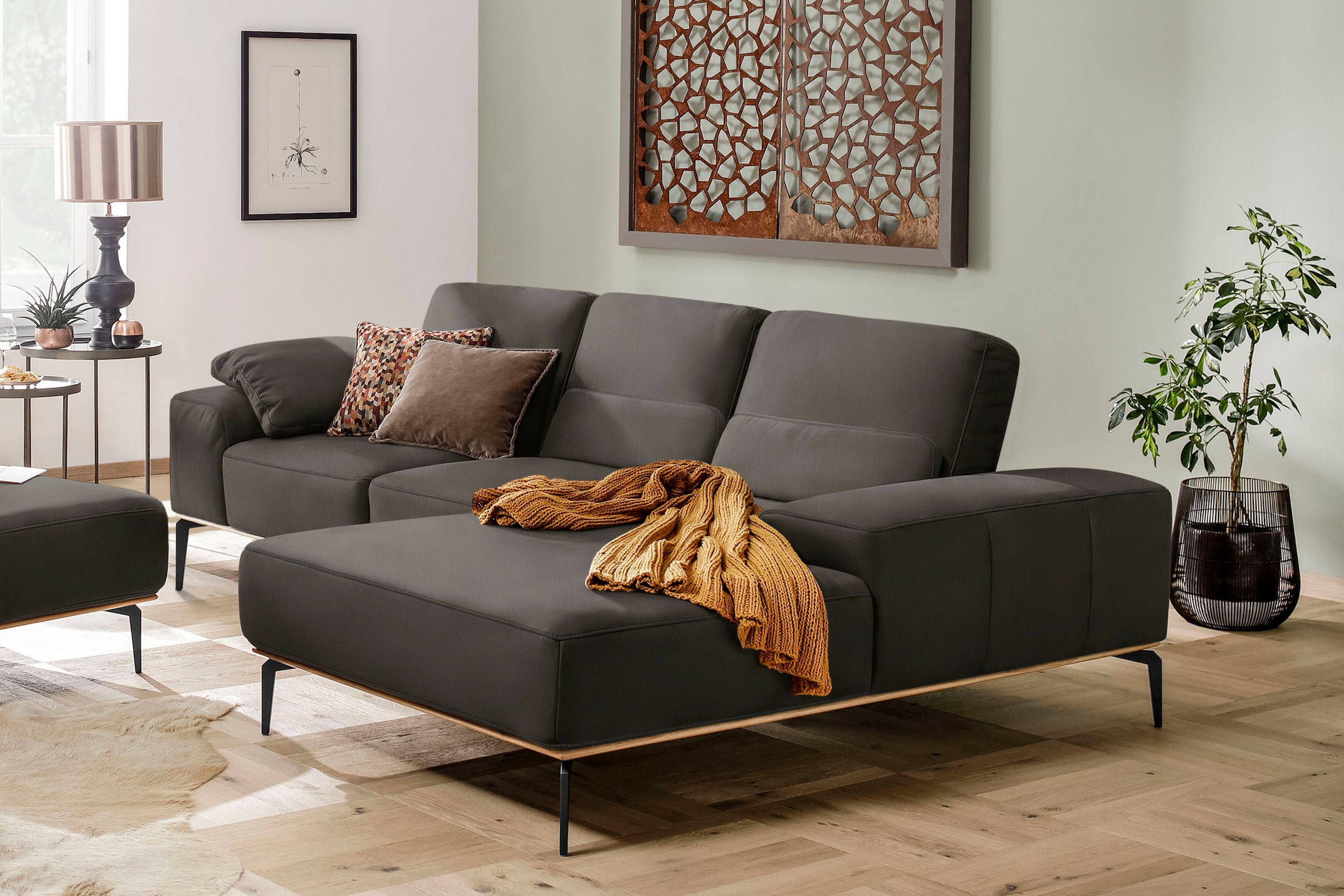 W.SCHILLIG Ecksofa »run, Designsofa mit tollem Sitzkomfort, bequem, L-Form«, mit Holzsockel, Füße in Schwarz pulverbeschichtet, Breite 279 cm
