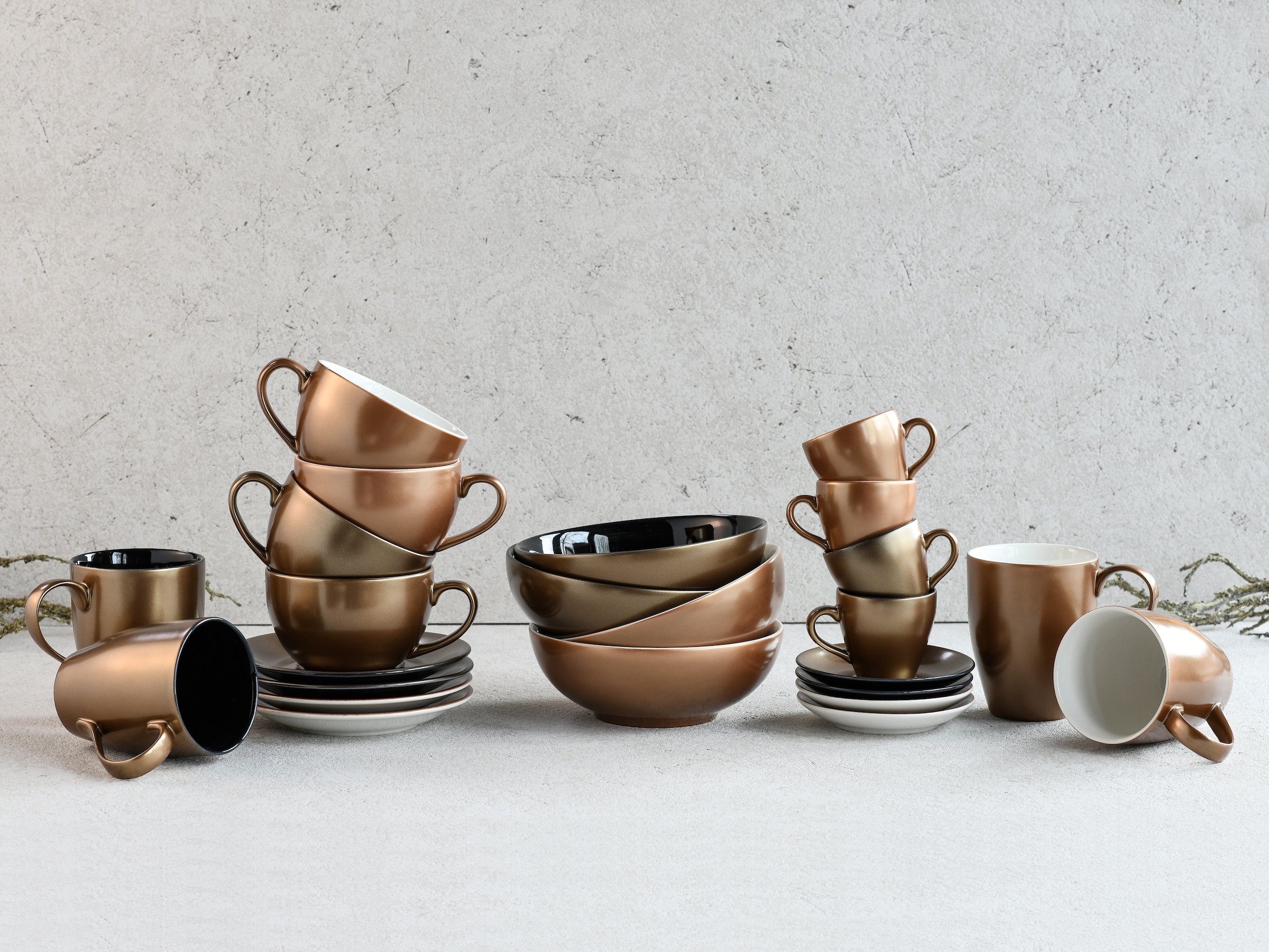 CreaTable Cappuccinotasse »Golden Days Schwarz, Cappuccinoset, 12-tlg.«, (Set, 12 tlg.), Goldfarbene Spezialglasur