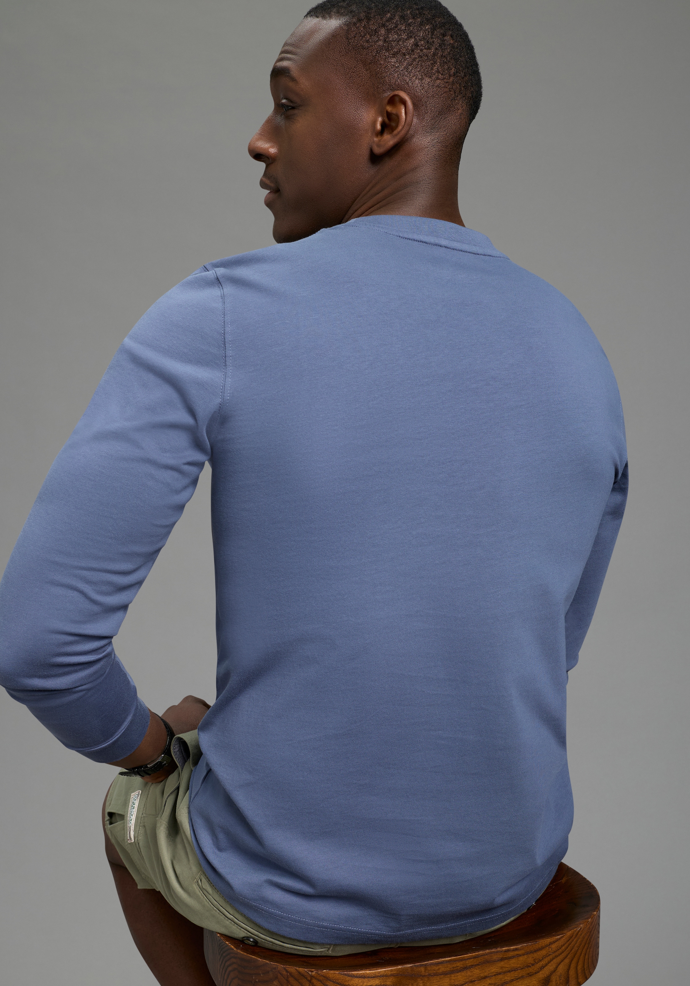 DELMAO Rundhalsshirt »Neue Kollektion« casual Stil, langarm, schmale Passform, mit Print