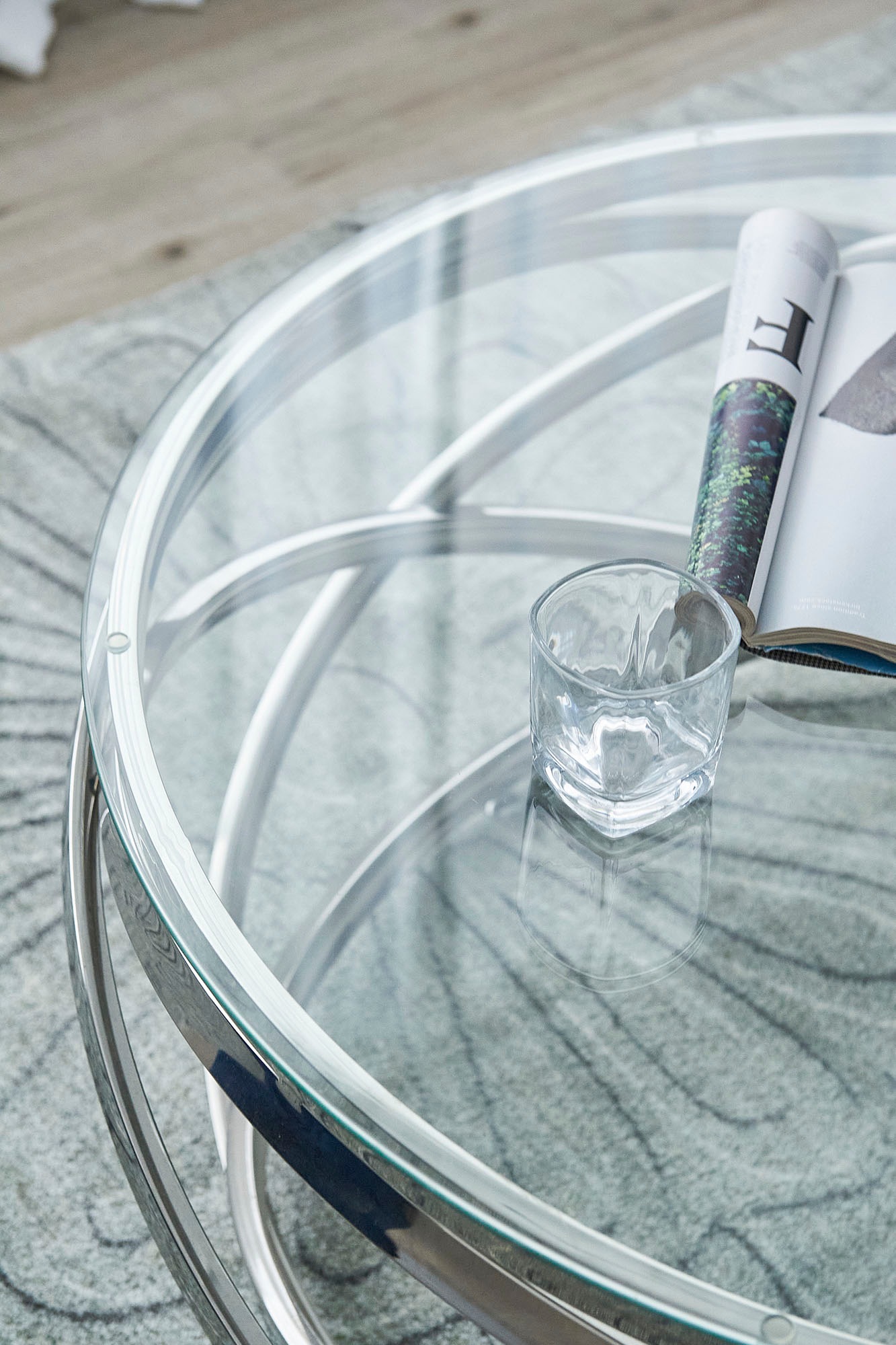 SalesFever Couchtisch »mit Design-Gestell in Stainless Steel für stilvolles günstig online kaufen