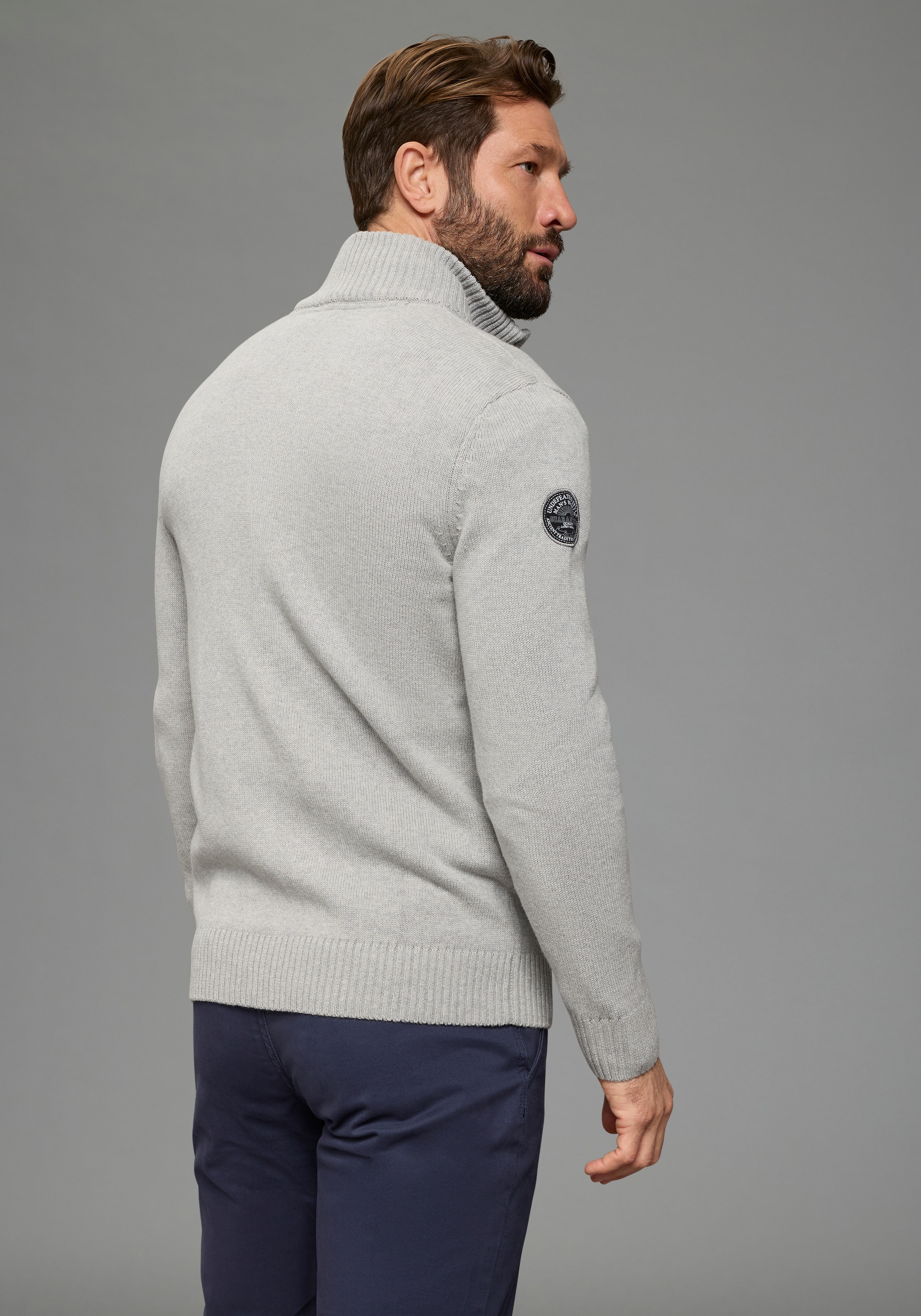 Man's World Strickjacke »Neue Kollektion! Highlight mit Brusttasche und Badge« casual Stil, mit Reißverschluss, Langarm, melierte Optik