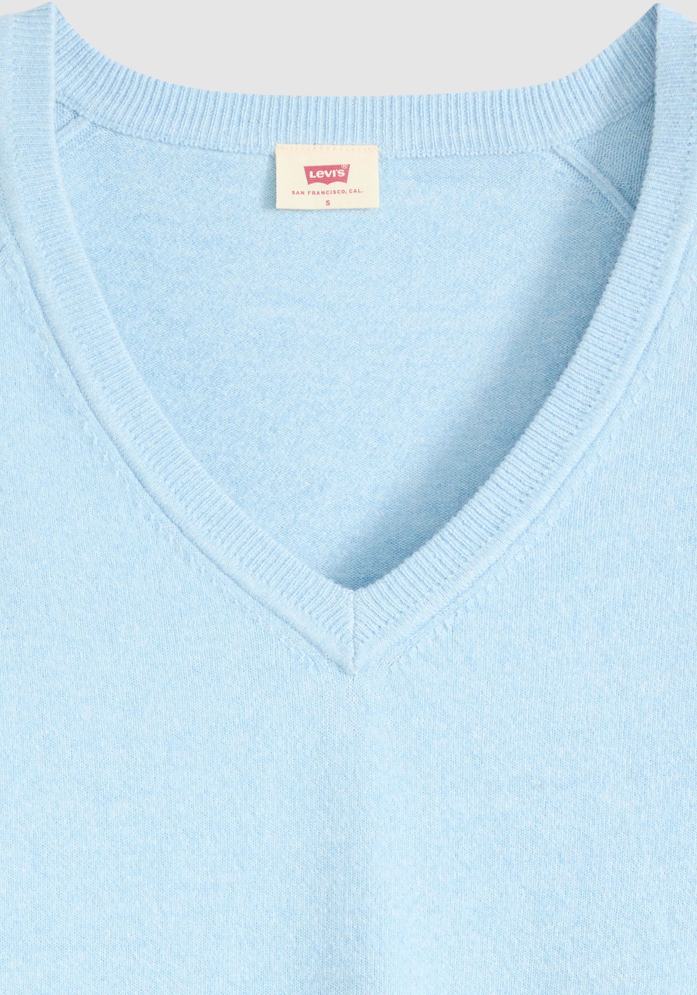 Levi's® V-Ausschnitt-Pullover »SUPER SOFT VNECK PULLOVER« im Bund beidseitig mit kurzem Schlitz