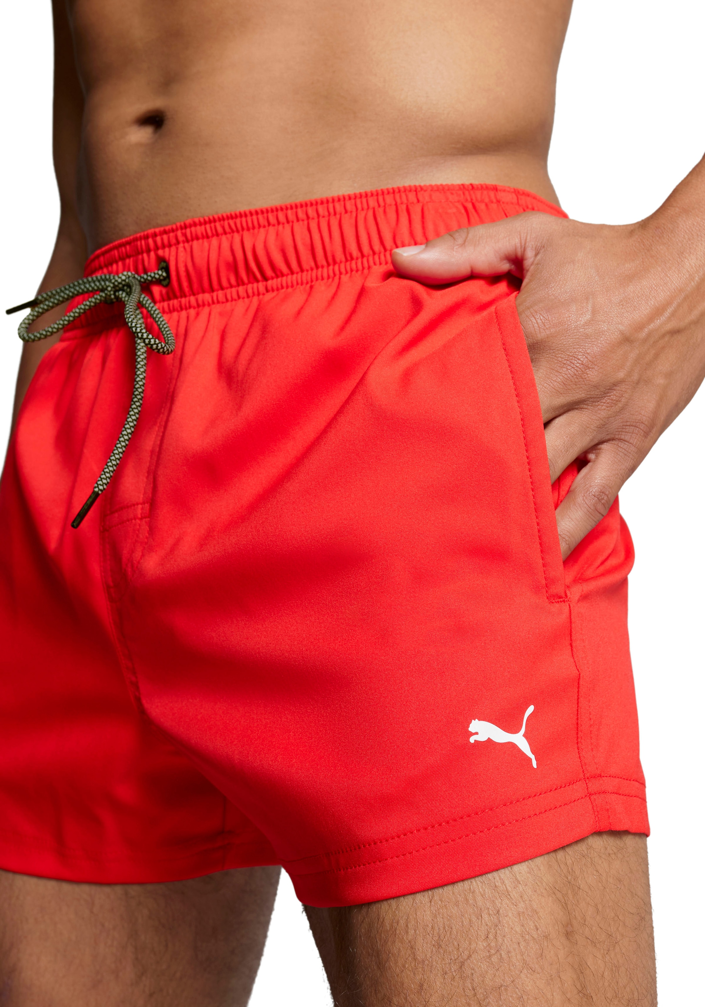 PUMA Badeshorts »PUMA SWIM MEN SHORT LENGTH SWIM SHORTS«, mit seitlichen Eingriff-Taschen,  Gesäßtasche mit Klettverschluss