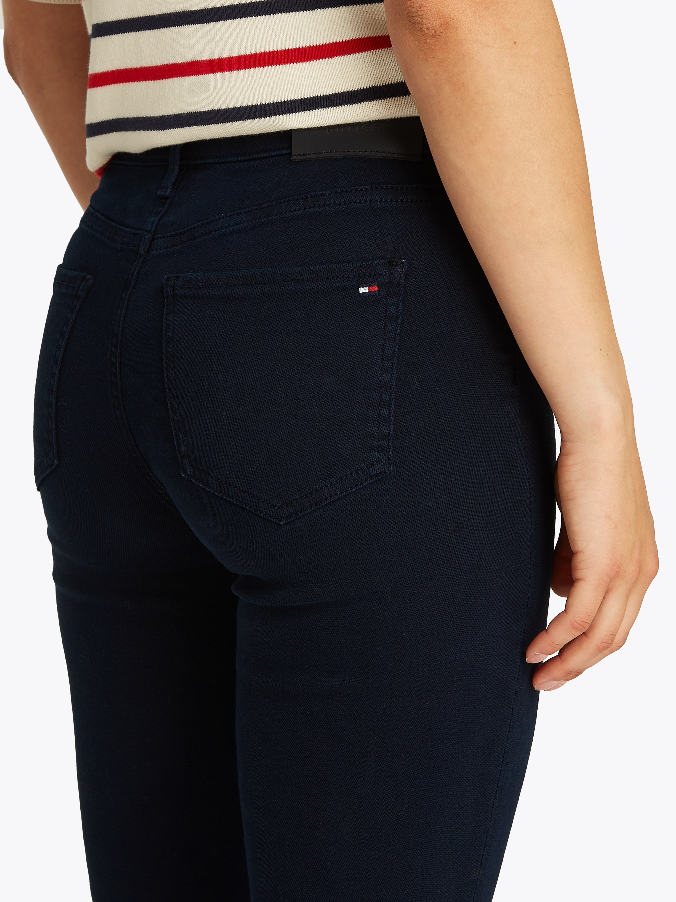 Tommy Hilfiger Skinny-fit-Jeans »COMO Skinny RW ACE mit Logo-Badge und knöchellangem Schnitt«, casual, skinny fit, Denim, normaler Bundabschluss