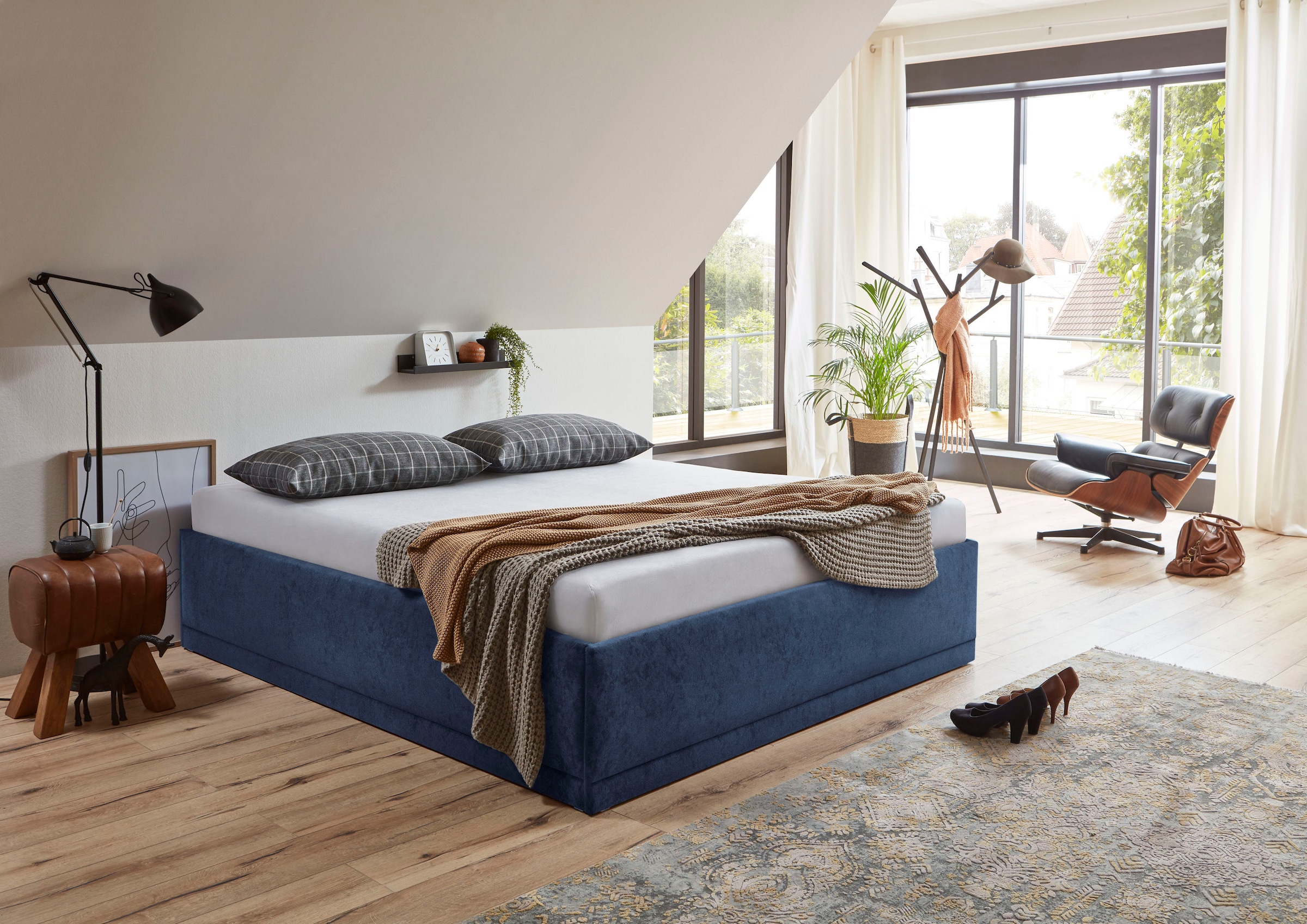 »Texel«, Polsterbett Schlafkomfort kaufen Westfalia bei Ausführung mit mit Zierkissen, Matratze Bettkasten Komforthöhe online