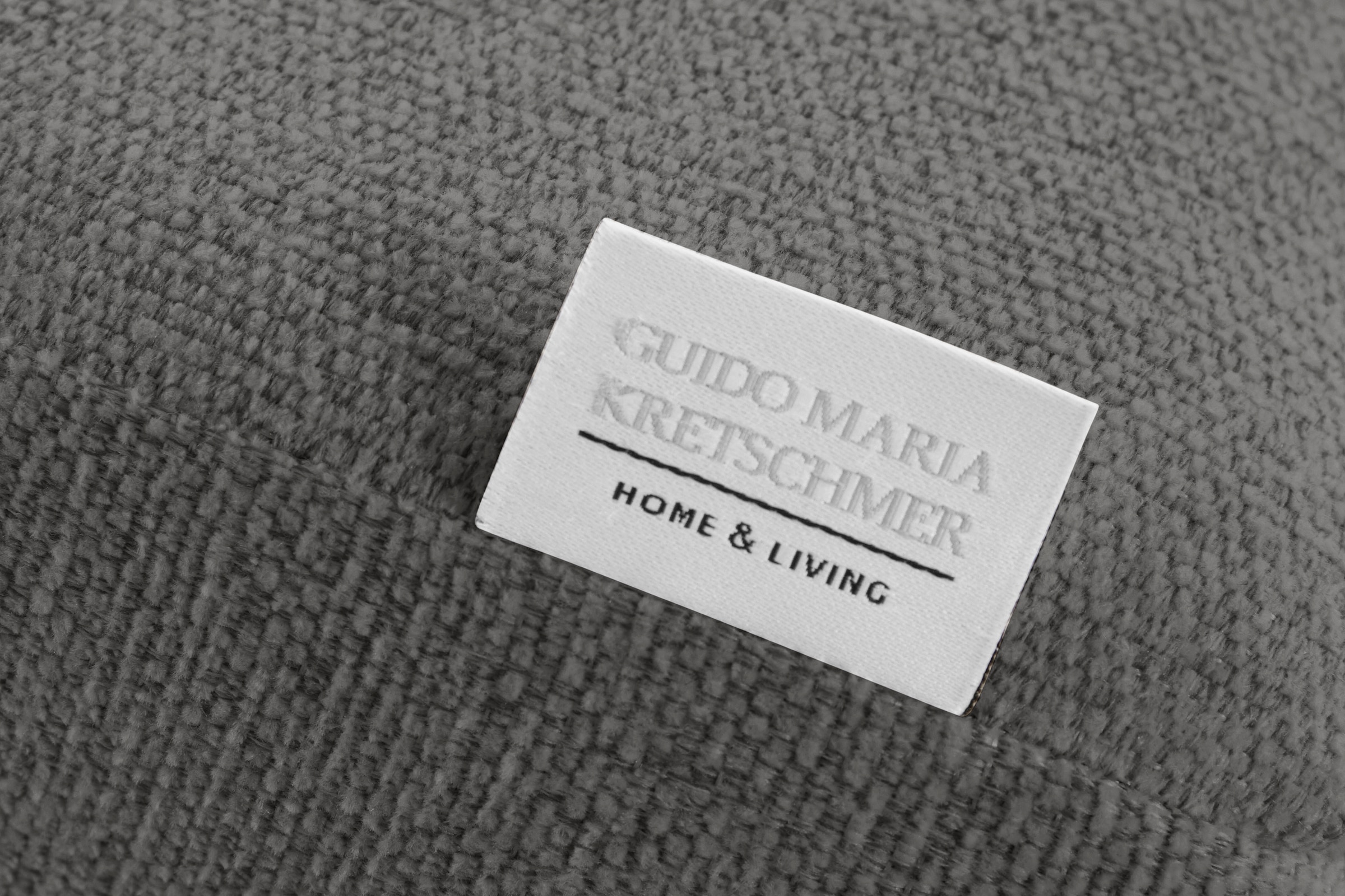 Guido Maria Kretschmer Home&Living Polsterhocker »Kalina«, mit klassischer Chesterfield-Knopfheftung, passend zur Serie "Kalina"