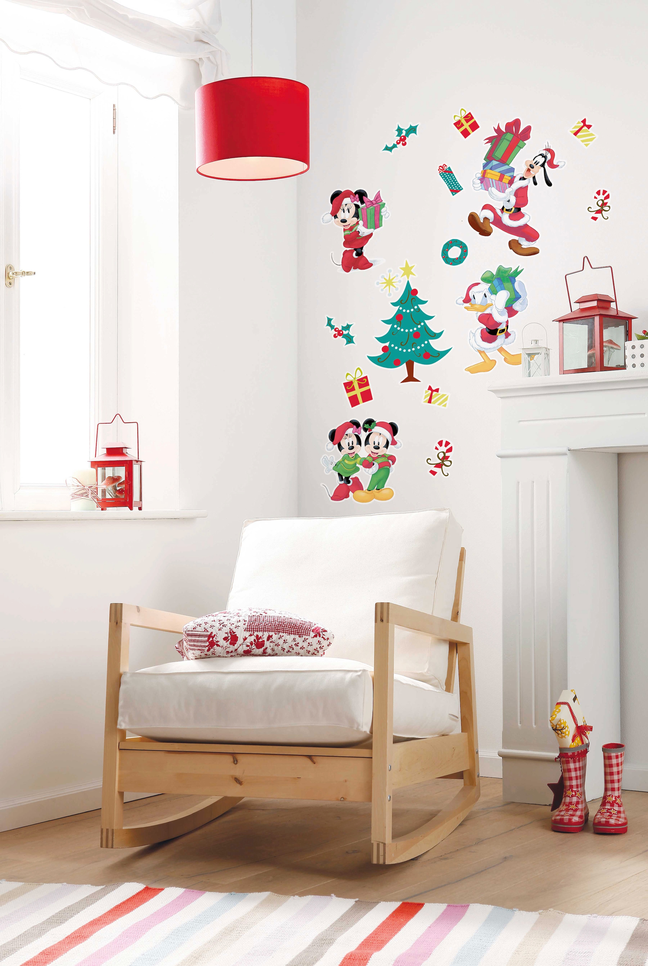 Komar Wandtattoo »Mickey Christmas Presents - Größe 50 x 70 cm«, (1 St.), selbstklebend, Wandsticker, Kinderzimmer