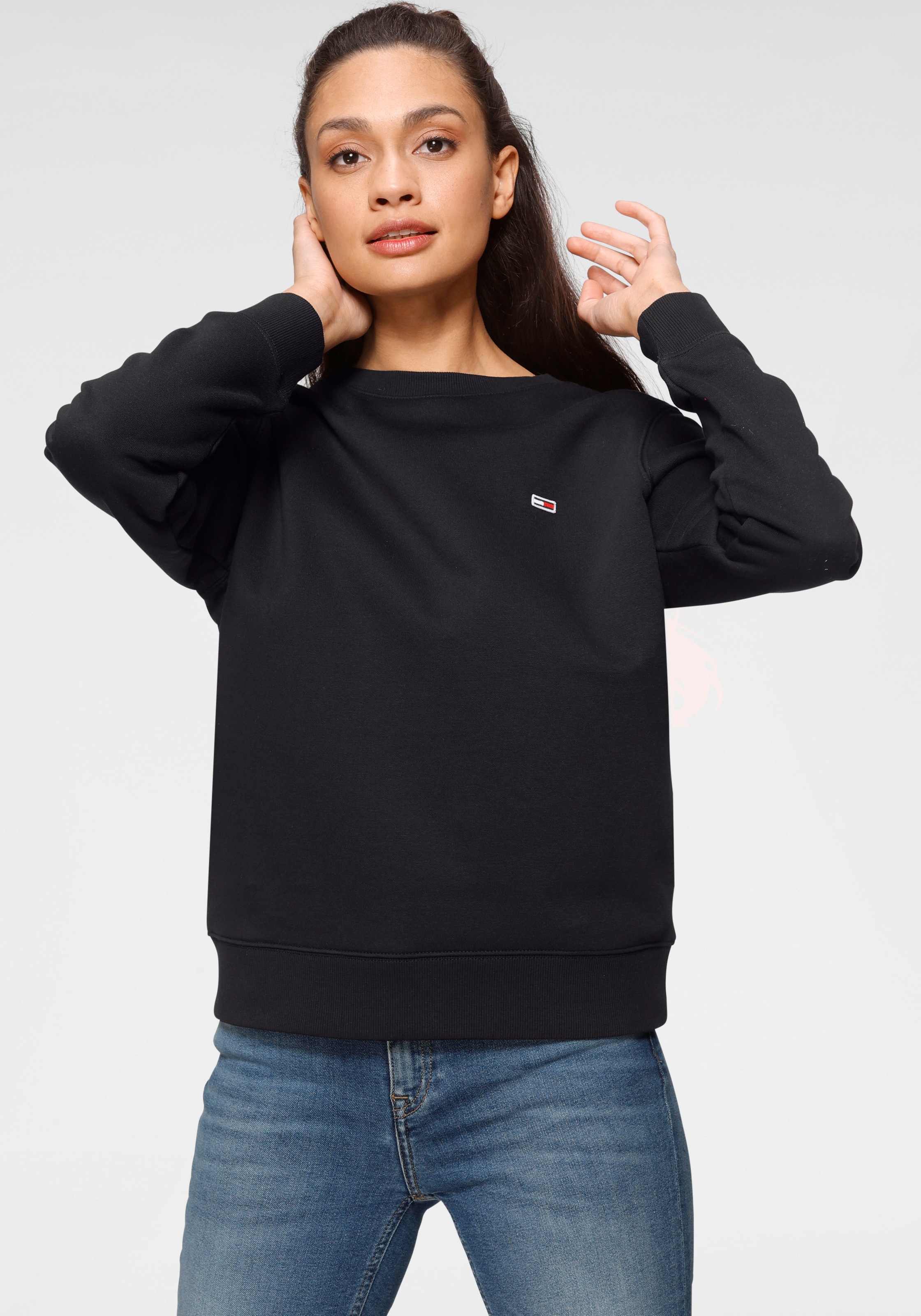 Sweatshirt »TJW REGULAR FLEECE C NECK«, mitTommy Jeans Logo-Flag auf der Brust