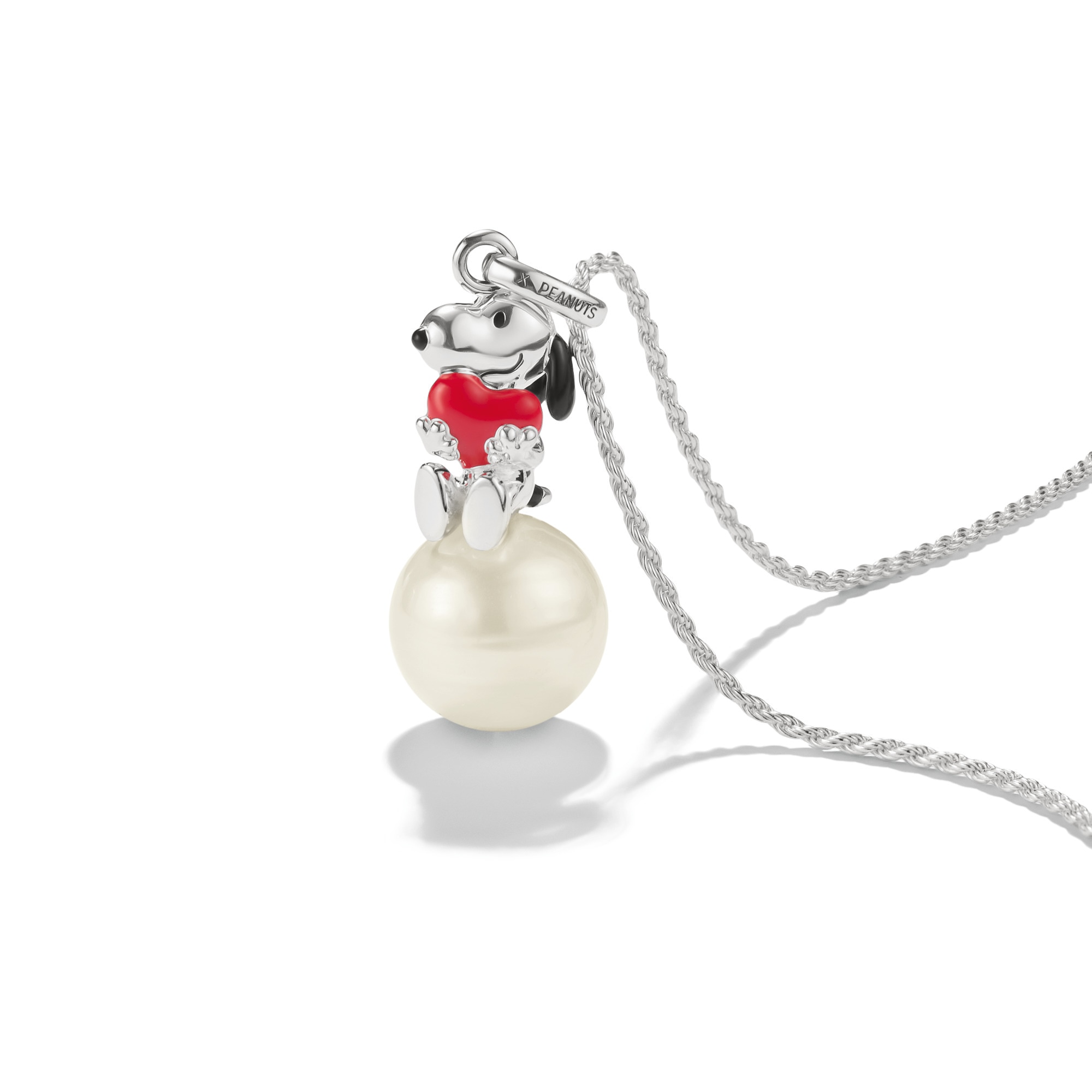 THOMAS SABO Kettenanhänger »THOMAS SABO x Peanuts Anhänger Snoopy mit Herz auf Schneeball« ()  mit Perle (imitiert)