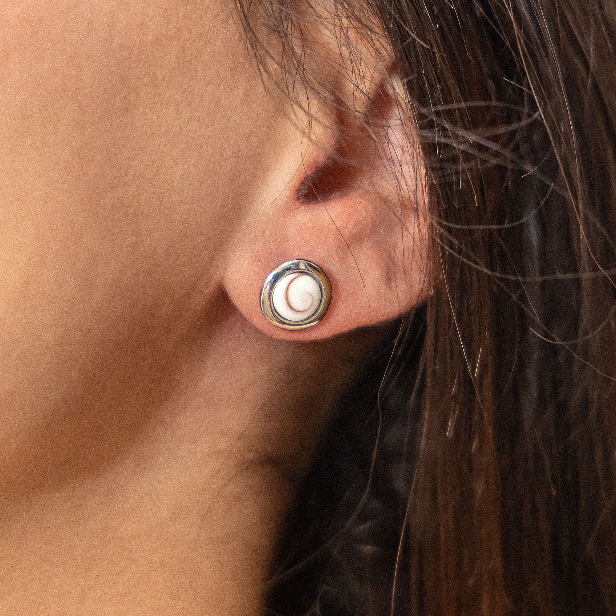 Zeeme Paar Ohrstecker »Silber 925 rhodiniert mit weißer Muschel«