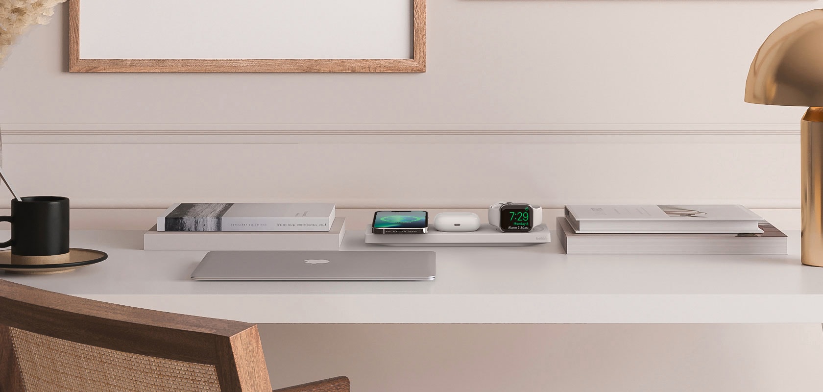 Belkin Smartphone-Ladegerät »Belkin drahtloses 3-in-1 MagSafe Ladepad«, (inkl. Netzteil kompatibel für iPhone der Serie 15/14/13/12), für iPhone, Apple Watch und AirPods, Wireless Ladegerät/Ladestation