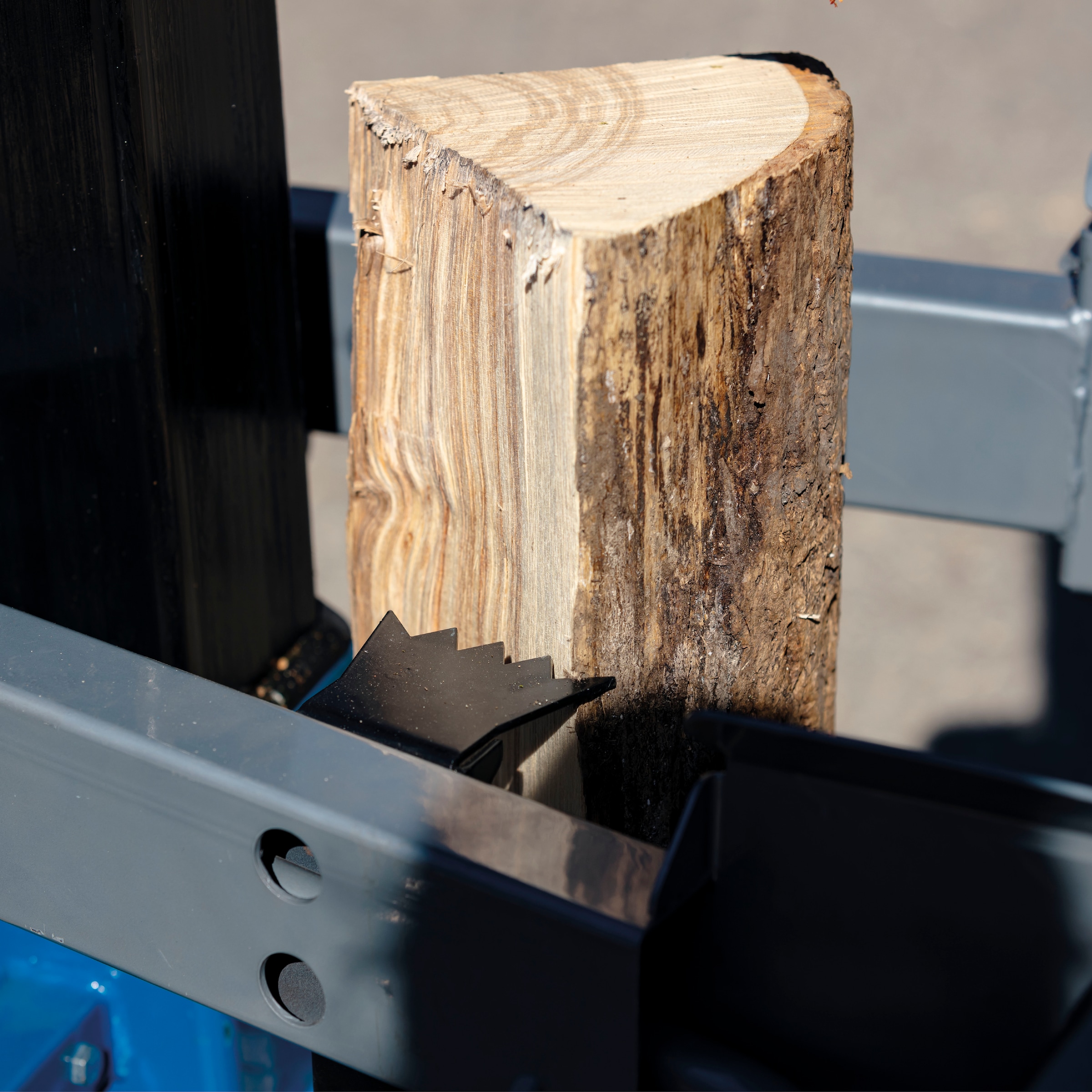 Scheppach Holzspalter »»Com 8t«, 3150 W / 3500 W, Patentierte Spalttechnik«, einziger Spalter Europas unter 8 t der Meterholz spalten kann
