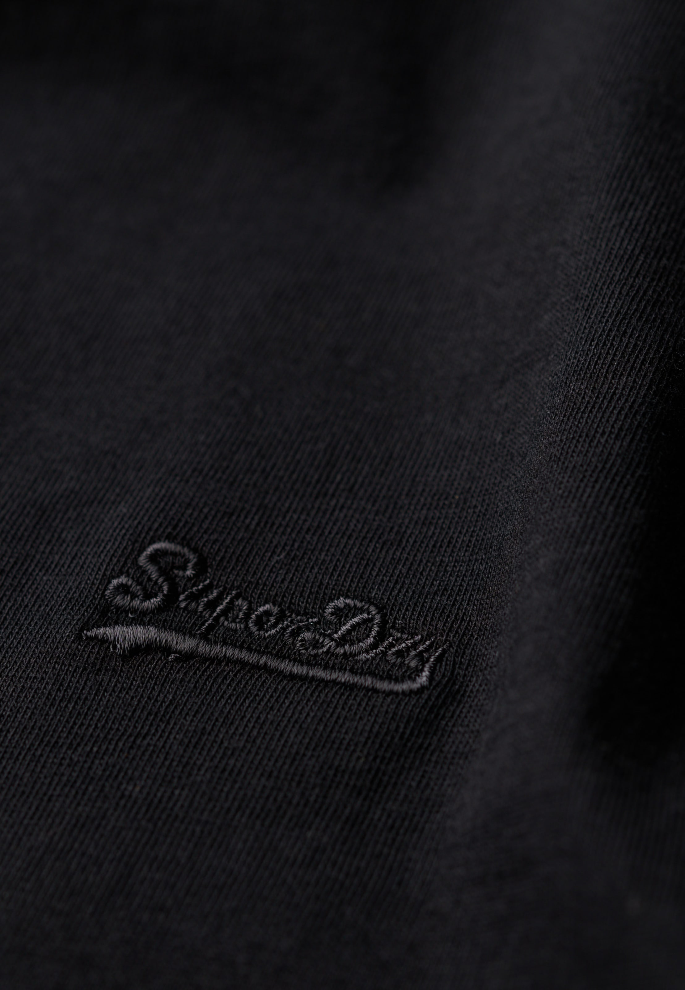 Superdry Tanktop »ESSENTIAL LOGO VEST UB« mit Markenlabel, aus Baumwolle und Single Jersey, Slim Fit, ärmellos