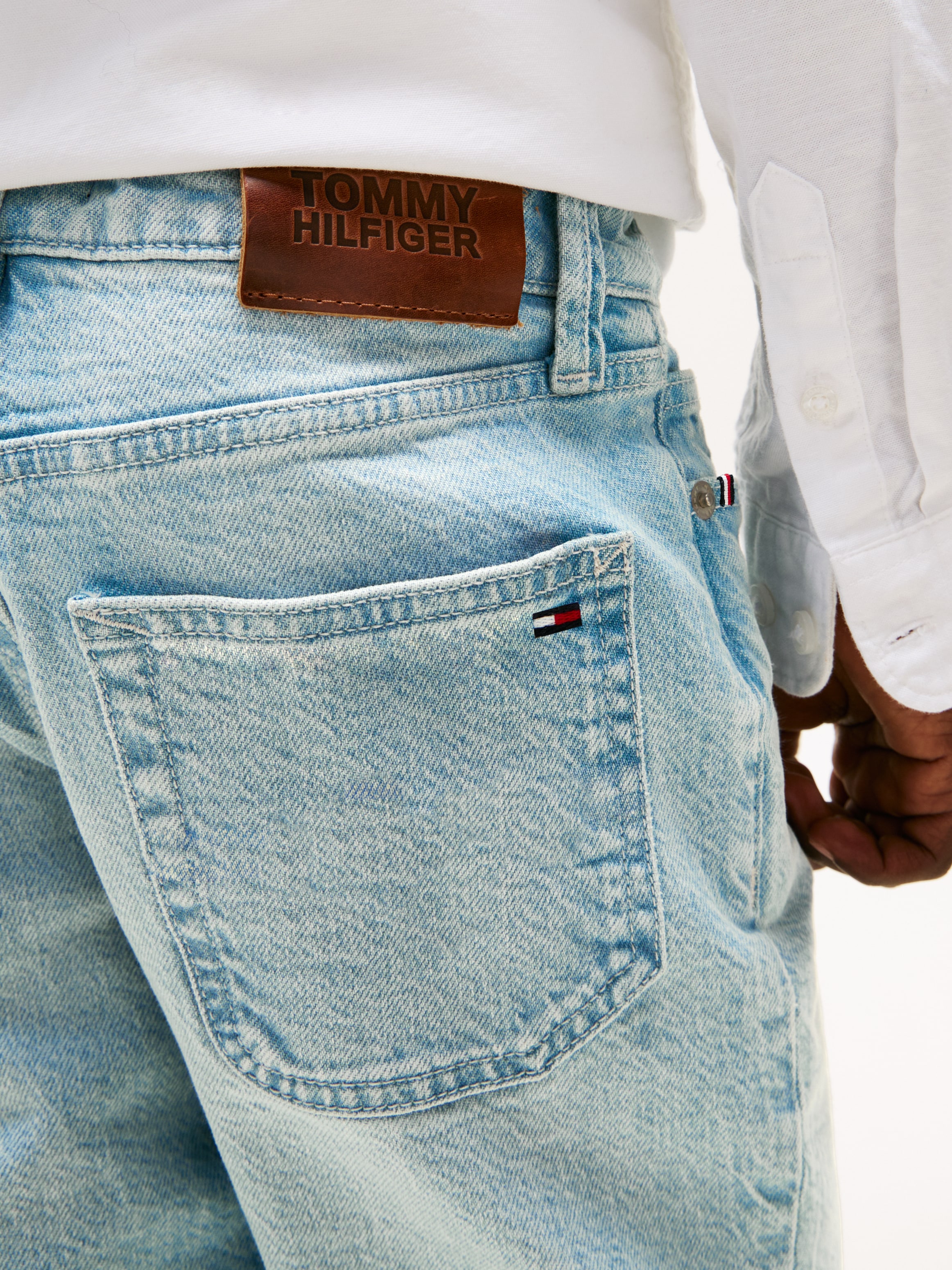 Tommy Hilfiger Straight-Jeans »MODERN STRAIGHT«, für Kinder bis 16 Jahre, in heller Waschung