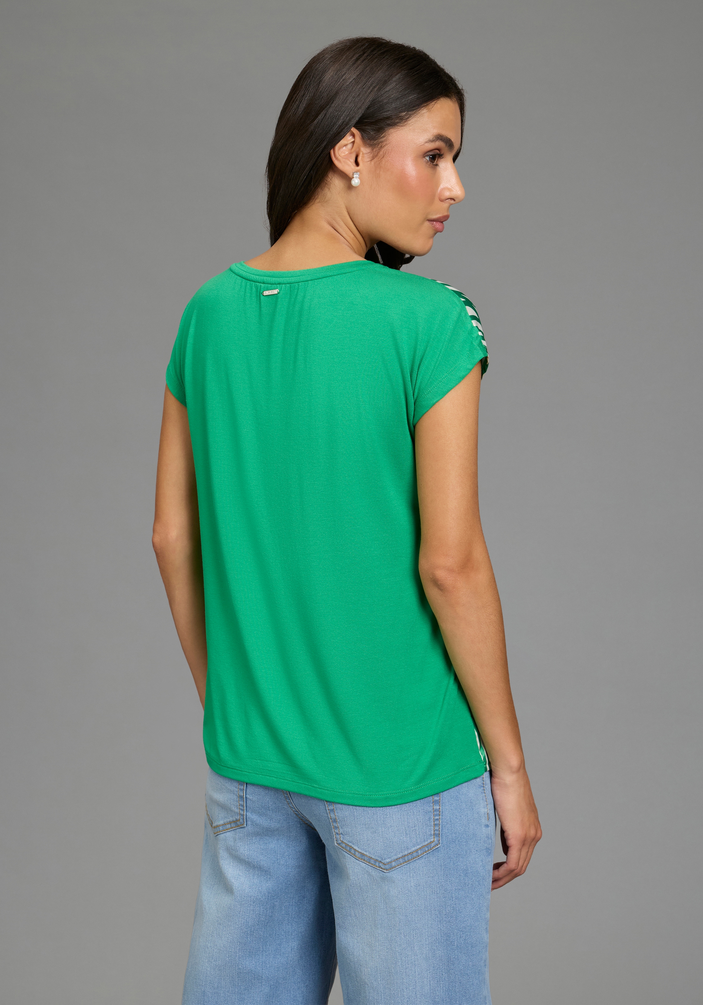 Laura Scott Shirtbluse »im Materialmix mit Satin, verschiedene Muster für jeden Geschmack,« femininer Stil, Rundhalsausschnitt, lockere Passform