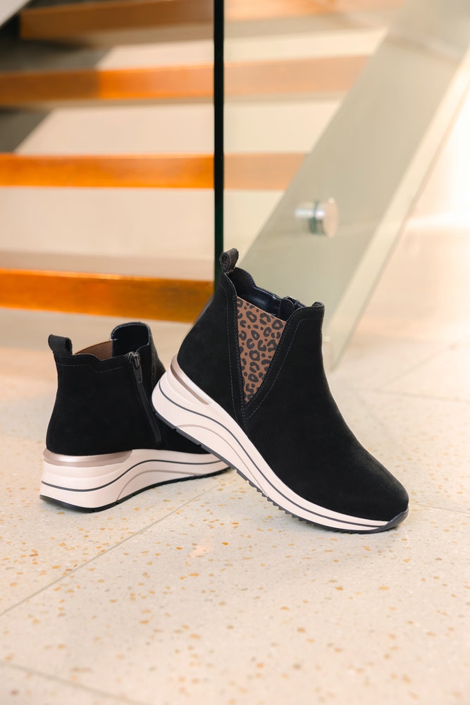 Remonte Keilstiefelette  Boots, Chelseaboots, Plateaustiefelette mit Leo-Stretcheinsatz