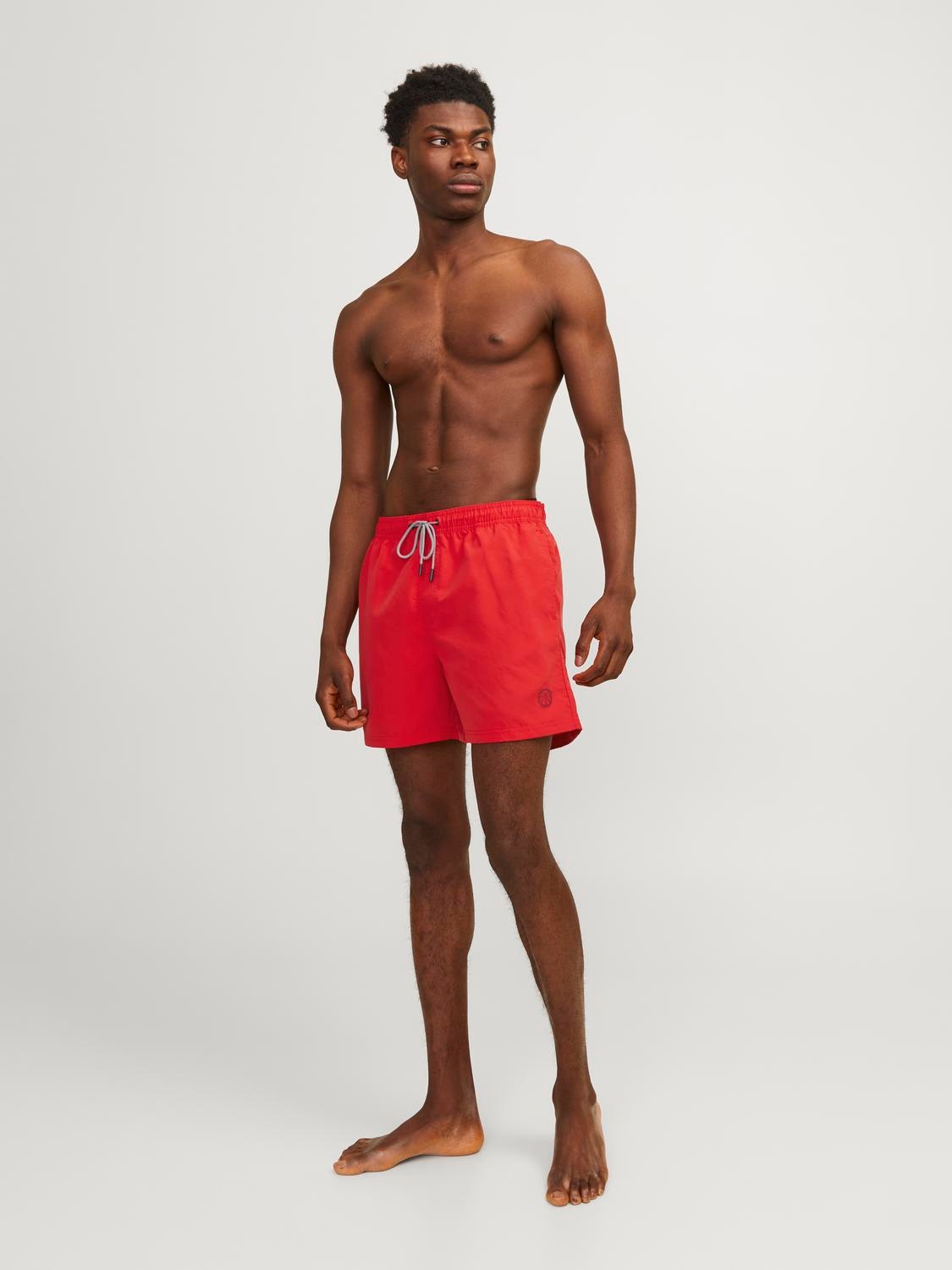 4. Bild von Jack & Jones Badeshorts »JPSTFIJI JJSWIM SOLID SN LY«, schmal geschnittene Schwimm-Shorts für den Strand aus recyceltem Garn