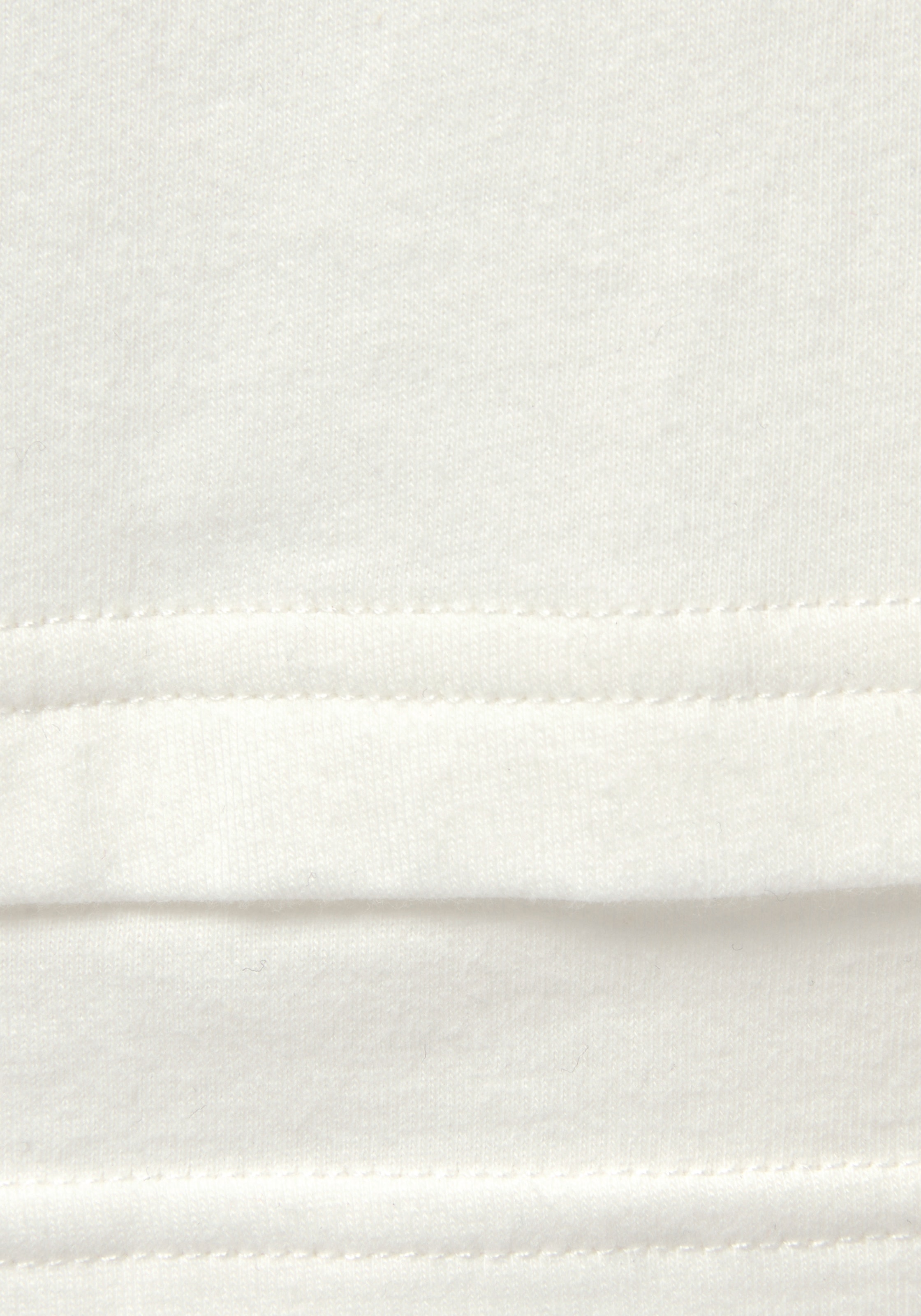 LASCANA Kurzarmshirt, mit kastigem Schnitt und Lagen-Look