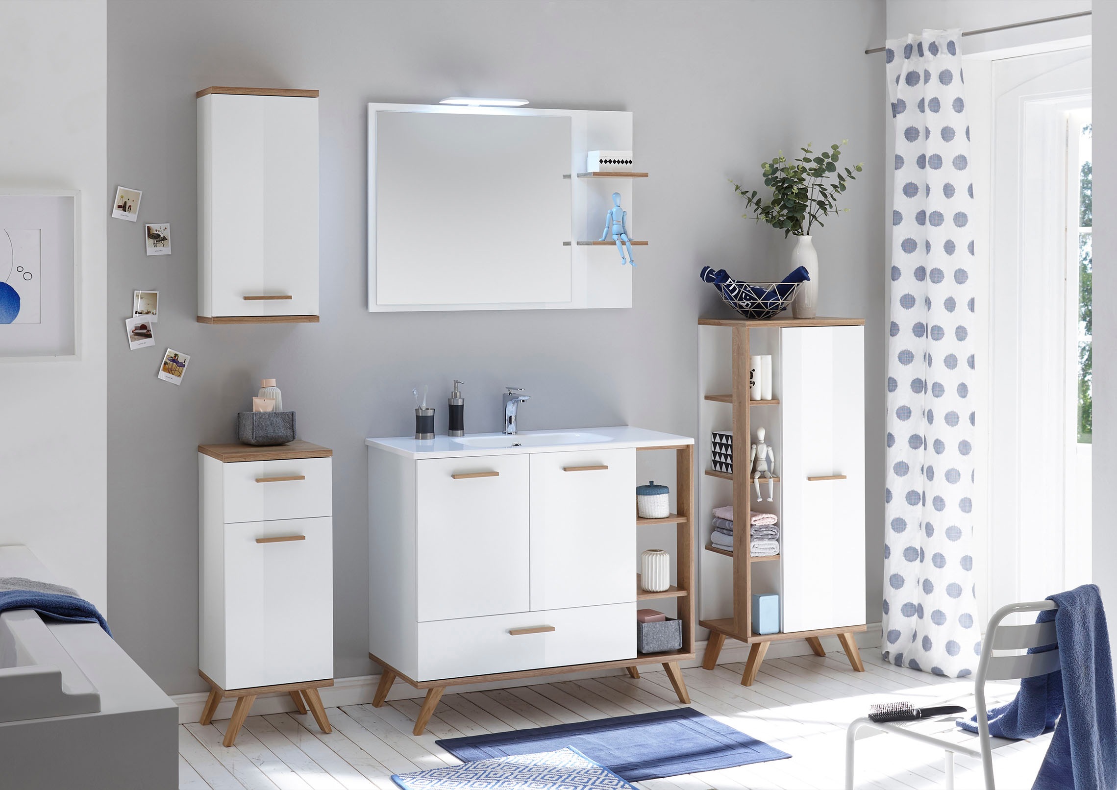 Saphir Badmöbel-Set »Quickset Mineralmarmor-Waschtisch mit LED-Spiegel, Unterschrank«, (7 St.), Hängeschrank, Midischrank, 5 Türen, 2 Schubladen, 7 Glas-Einlegeböden
