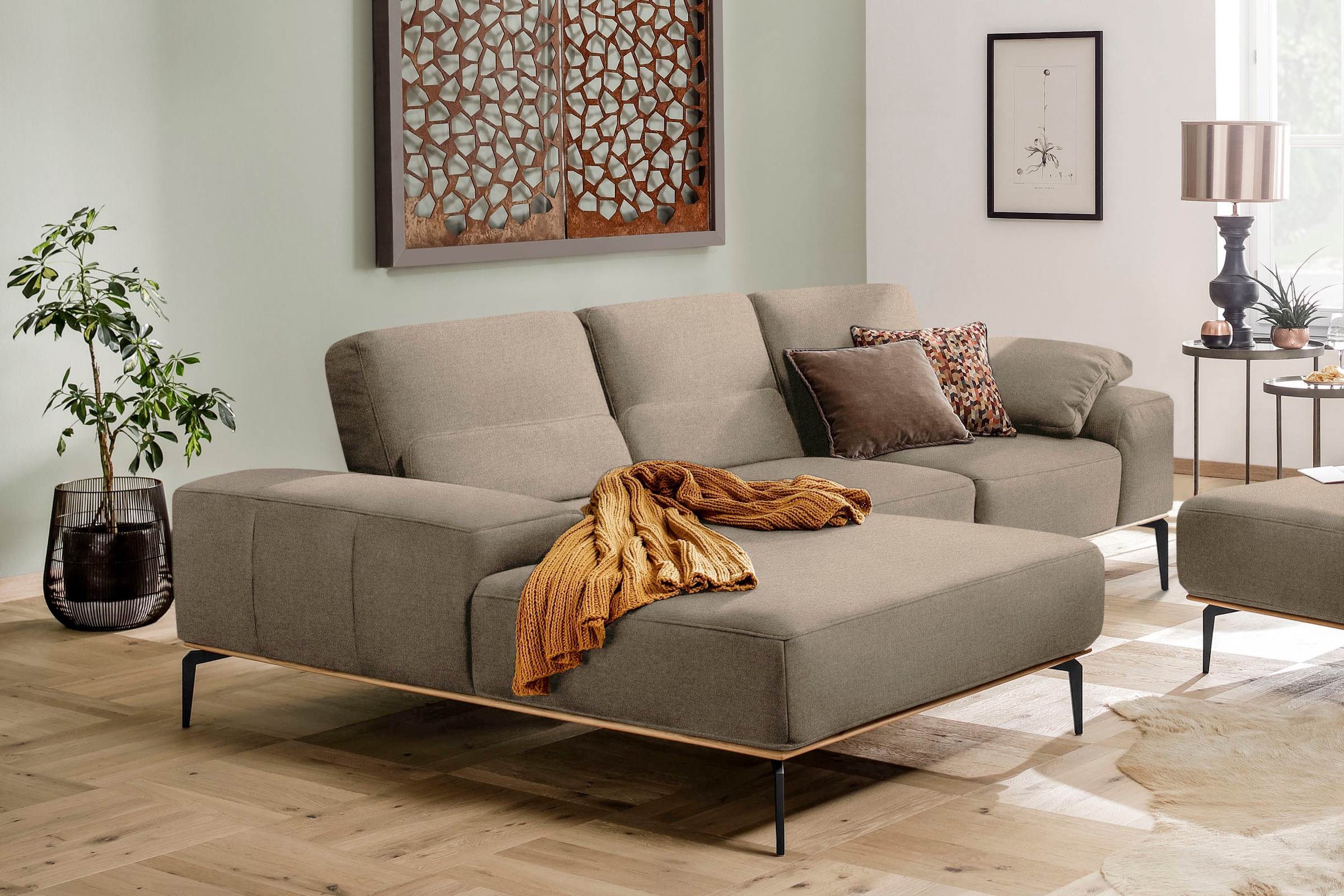 W.SCHILLIG Ecksofa »run, Designsofa mit tollem Sitzkomfort, bequem, L-Form«, mit Holzsockel, Füße in Schwarz pulverbeschichtet, Breite 279 cm