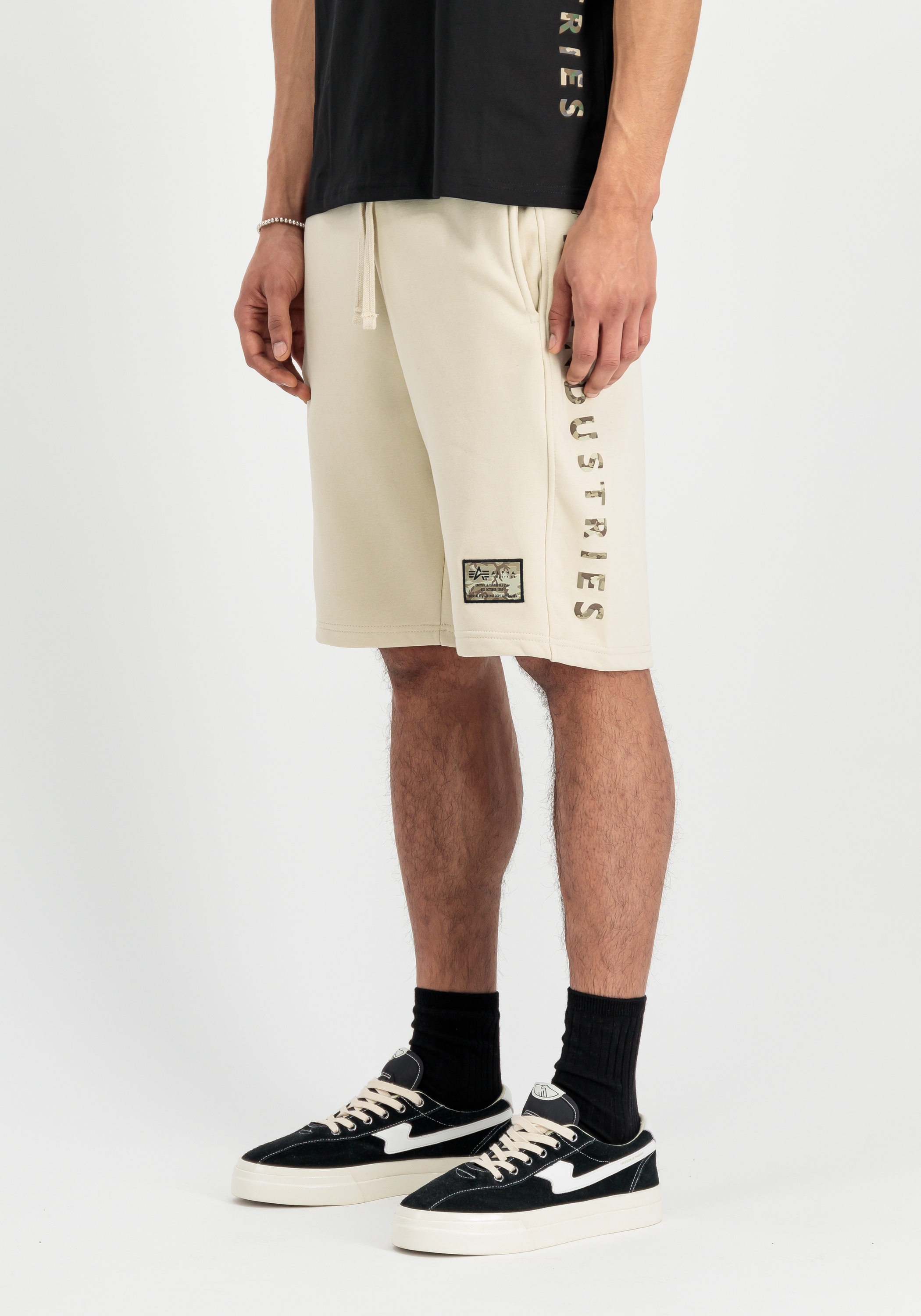 Alpha Industries Shorts »Camo Jogger Shorts«
