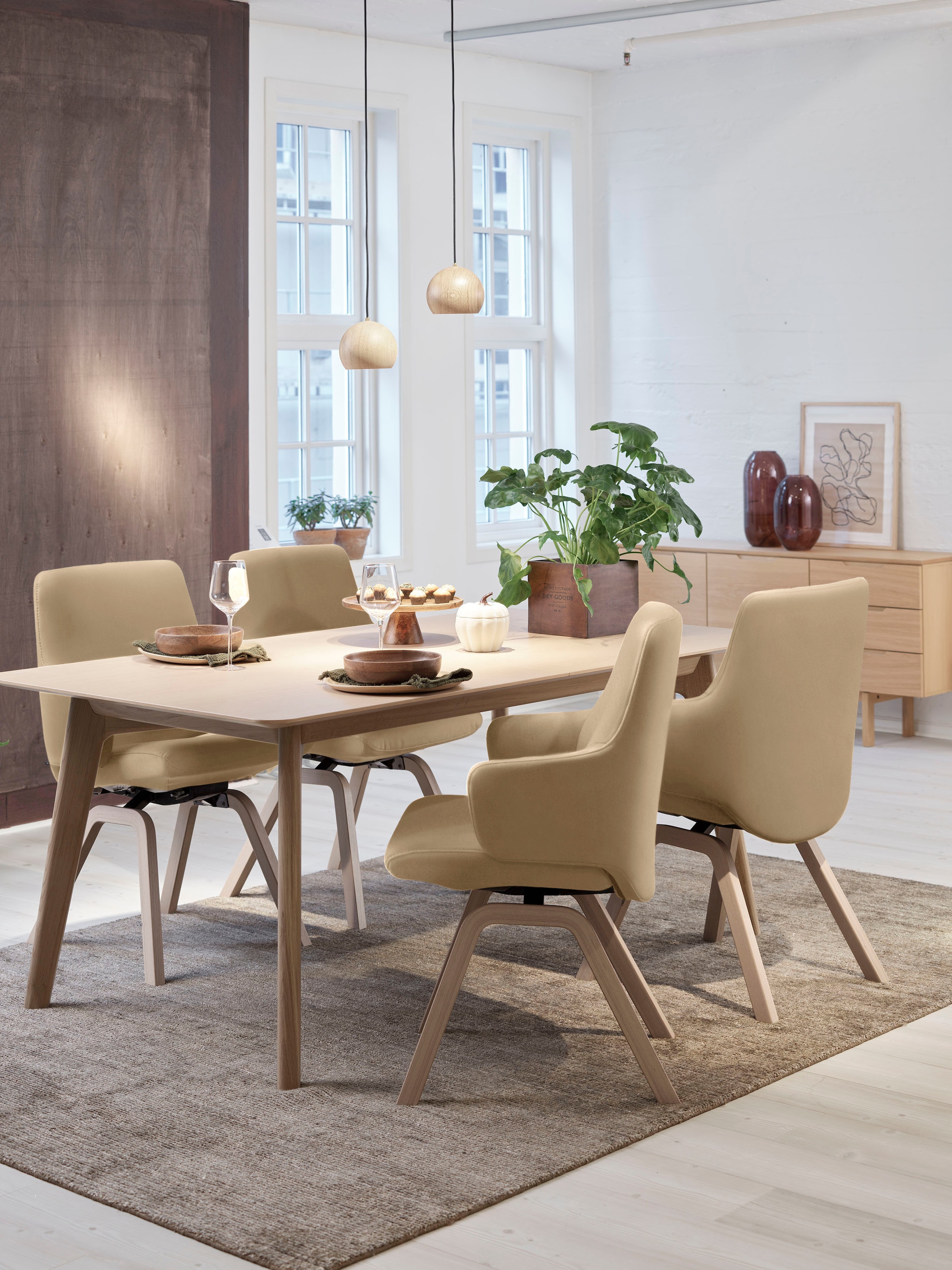 Stressless® Polsterstuhl »Laurel«, Leder PALOMA, Low Back mit Armlehne, Größe L, mit schräggestellten Beinen in Walnuss