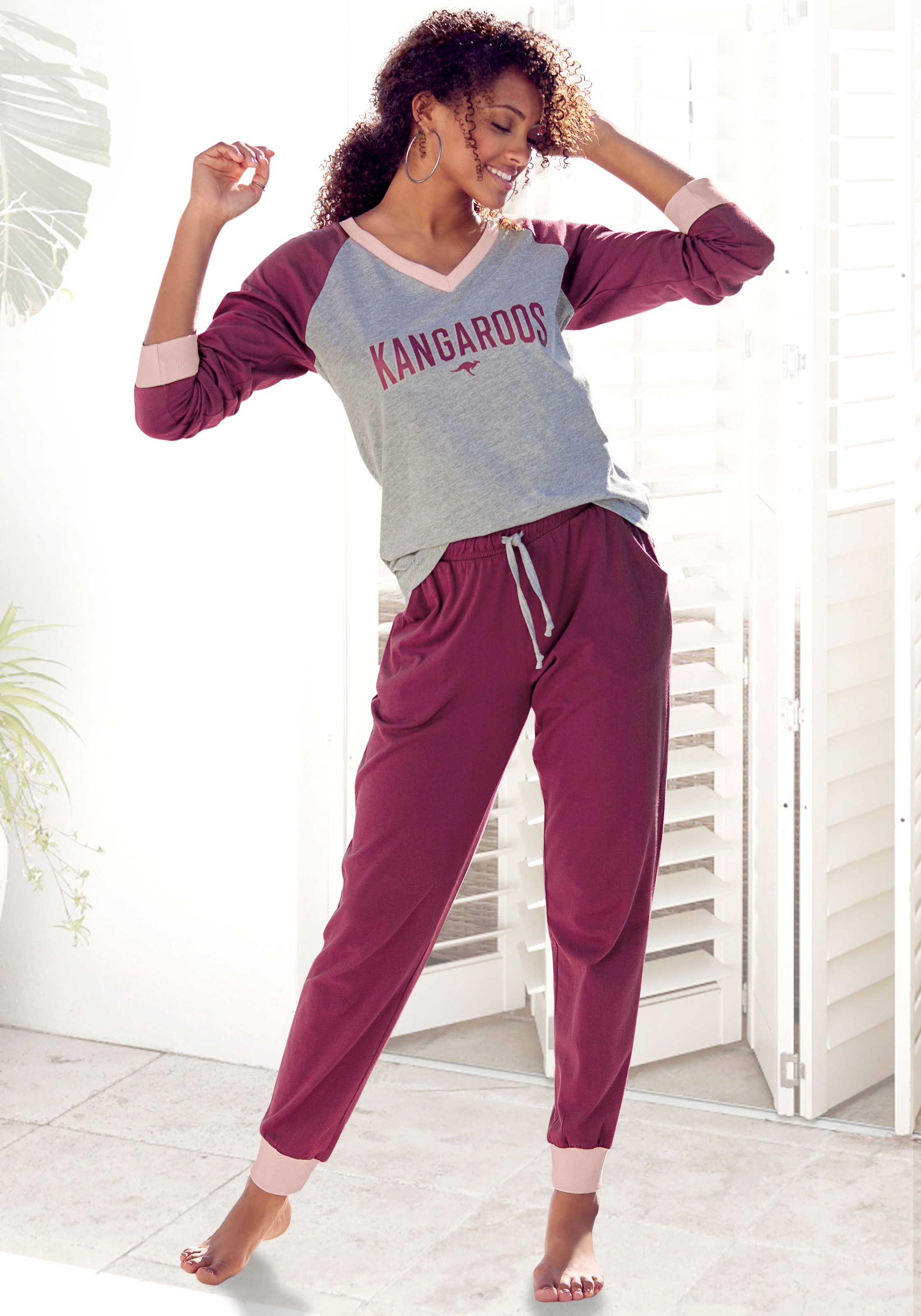 KangaROOS Pyjama, (2 tlg., 1 Stück), mit kontrastfarbenen Raglanärmeln  kaufen