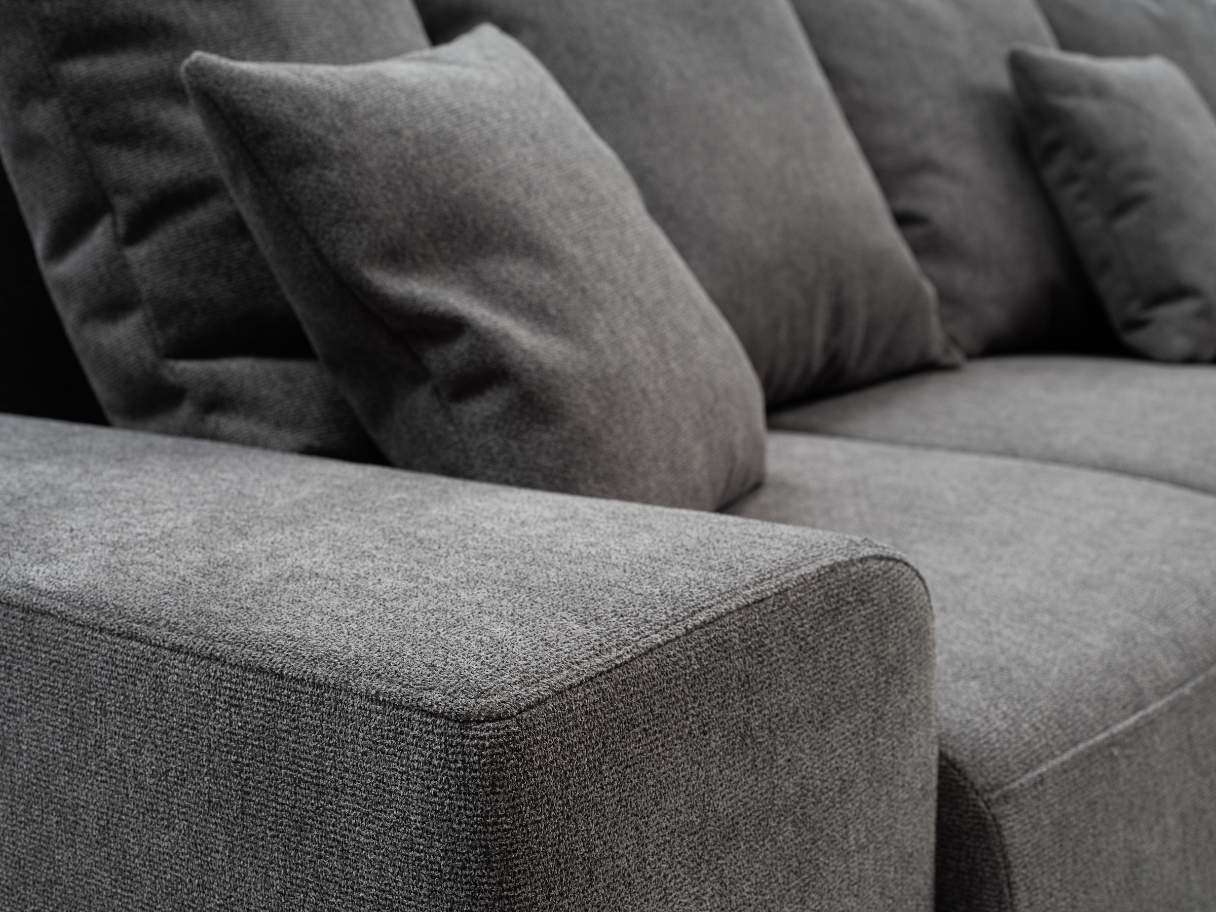 WERK2 Ecksofa »Riwa, modernes Sofa zum Kuscheln und Entspannen, Breite 300cm, L-Form«, Trendiges Ecksofa mit vielen Kissen, Schlaffunktion & Bettkasten