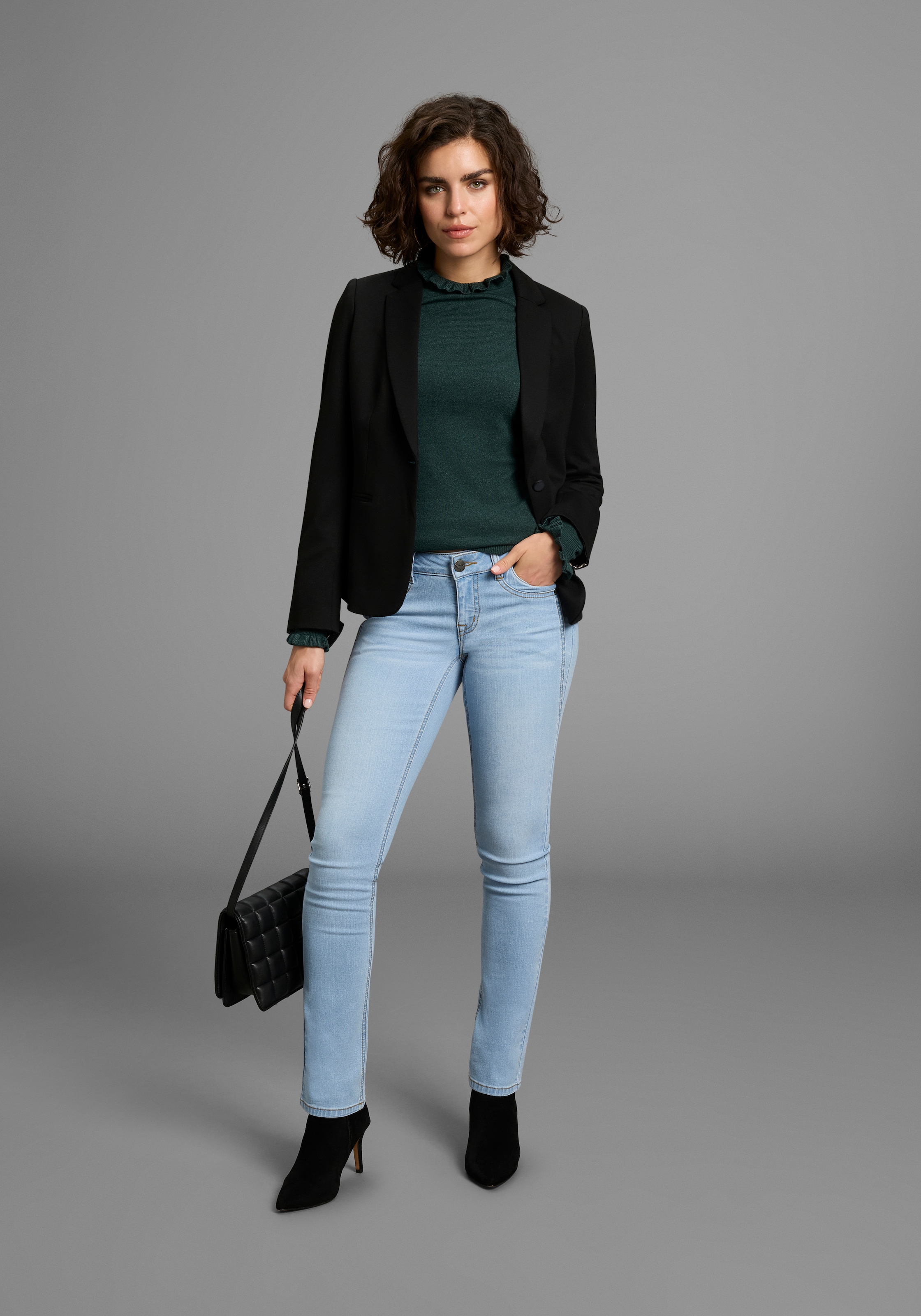 Arizona Comfort-fit-Jeans »mit Keileinsätzen« niedrige Leibhöhe