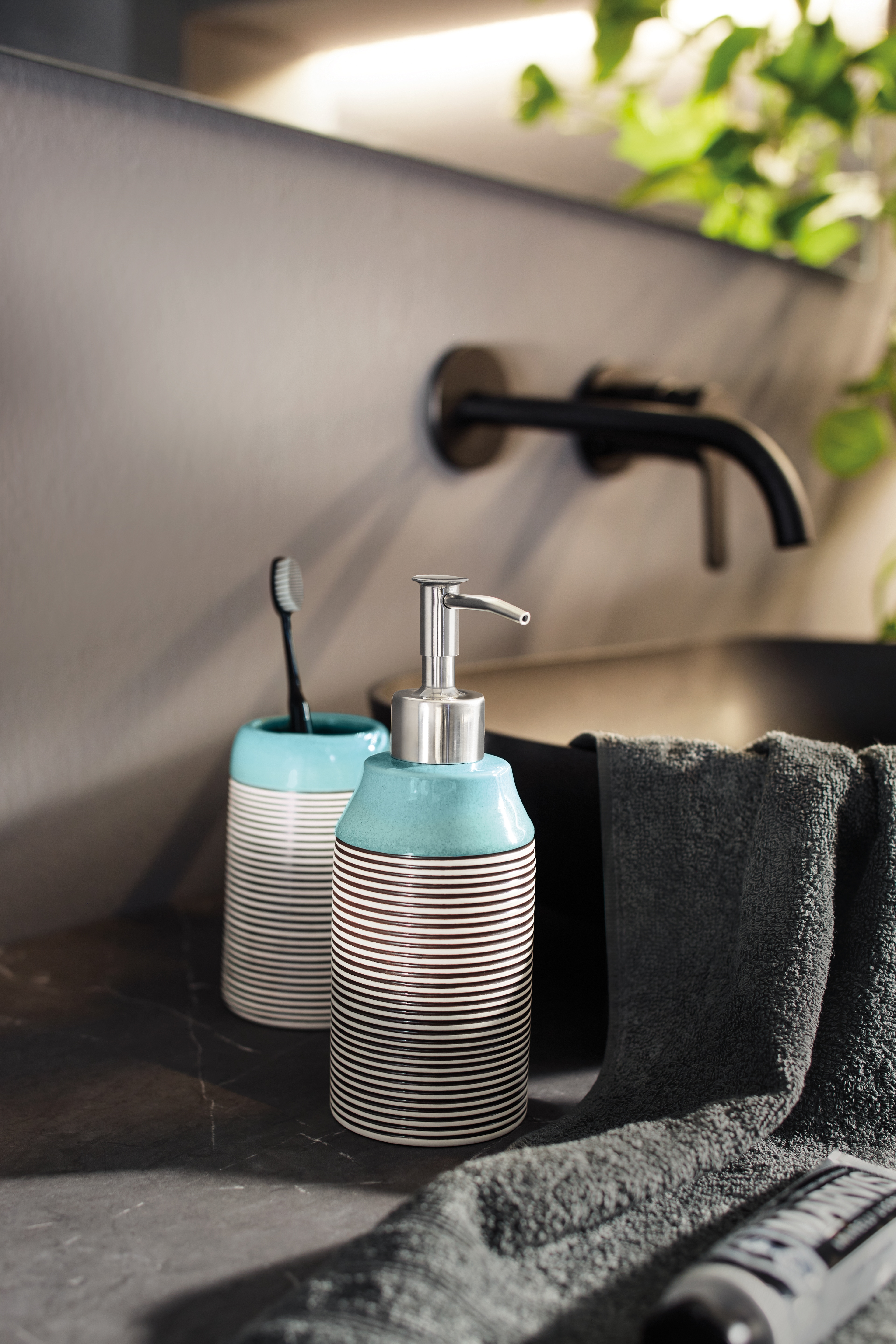 Kleine Wolke Seifenspender "" Okapi"" wasserfest und rostfrei günstig online kaufen