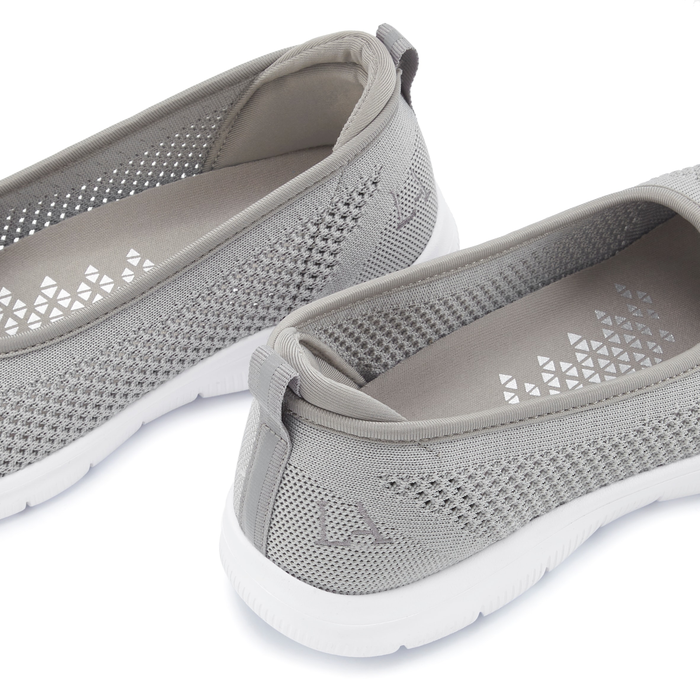 LASCANA Sneaker Ballerinas, ultraleichter Slipper, Freizeitschuh zum Reinschlüpfen VEGAN