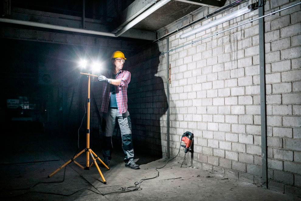 Brennenstuhl LED Baustrahler »JARO 4050 T«, mit Stativ, höhenverstellbar bis max. 160 cm und 2,5 m Kabel