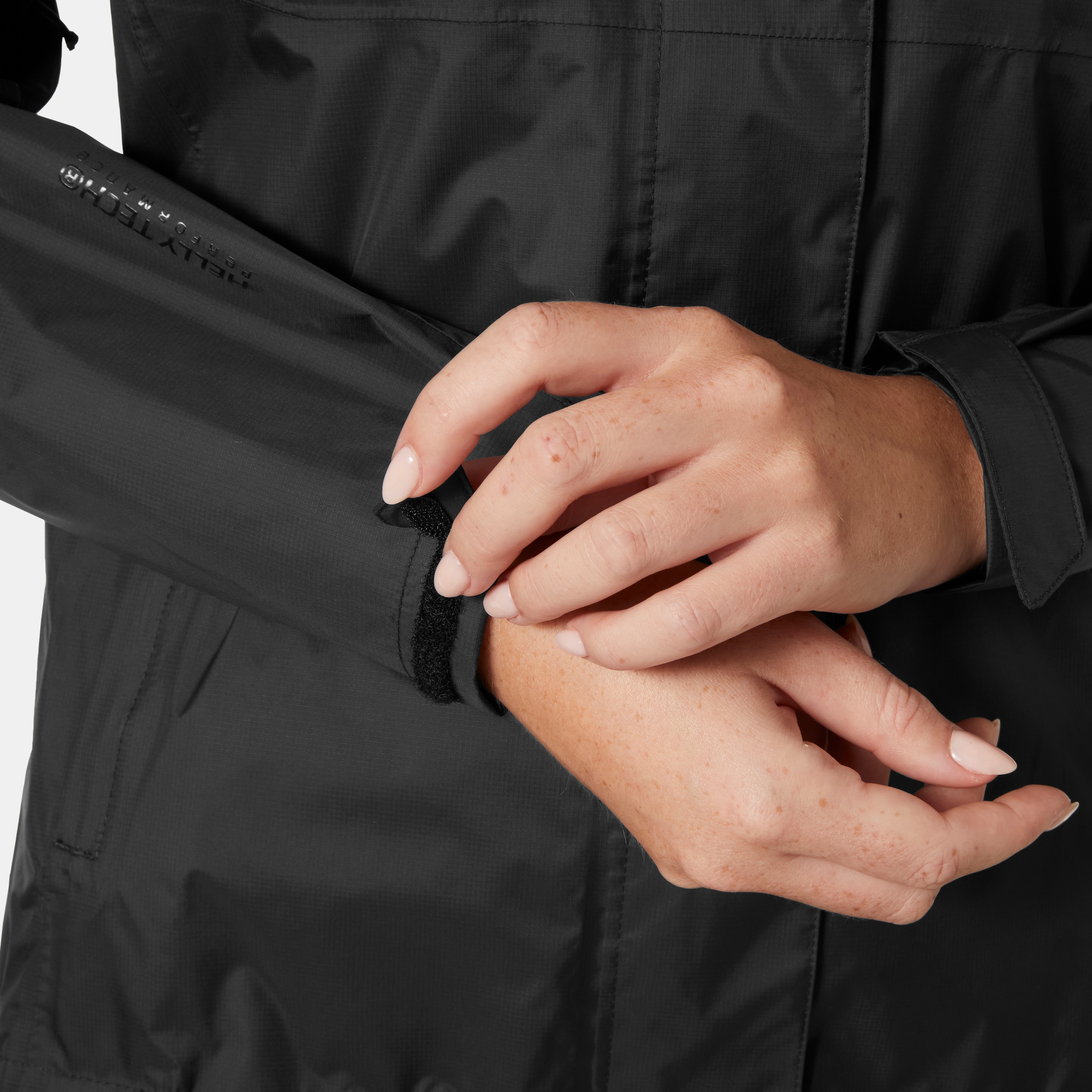 Helly Hansen Funktionsjacke »W LOKE JACKET« mit Kapuze wind- und wasserdicht, atmungsaktiv, mit verstellbarer Kapuzenkante