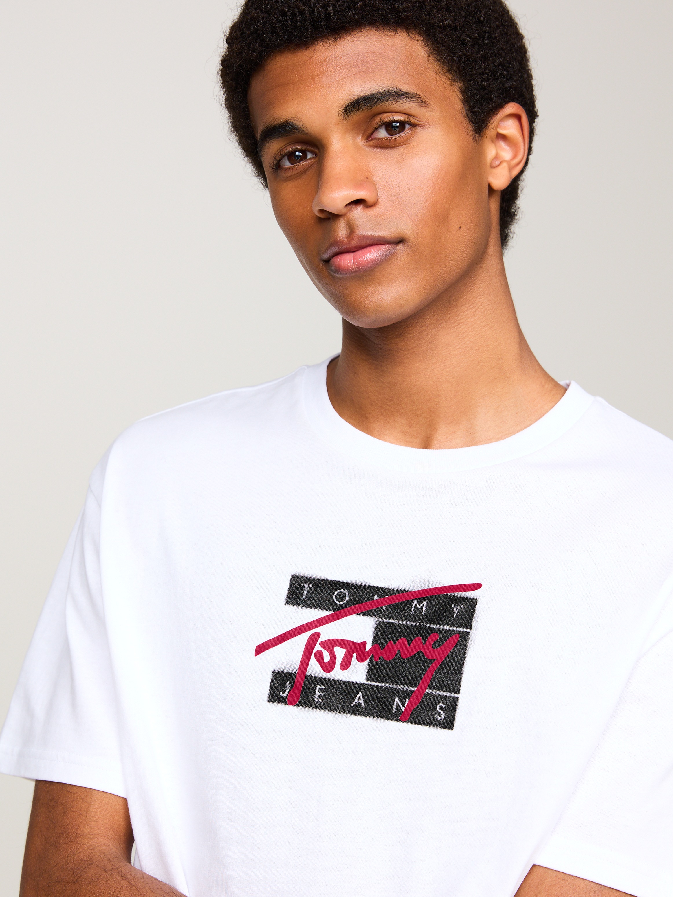 Tommy Jeans Plus T-Shirt »TJM REG STREET SIG FLAG TEE EXT«, Große Größen mit Print
