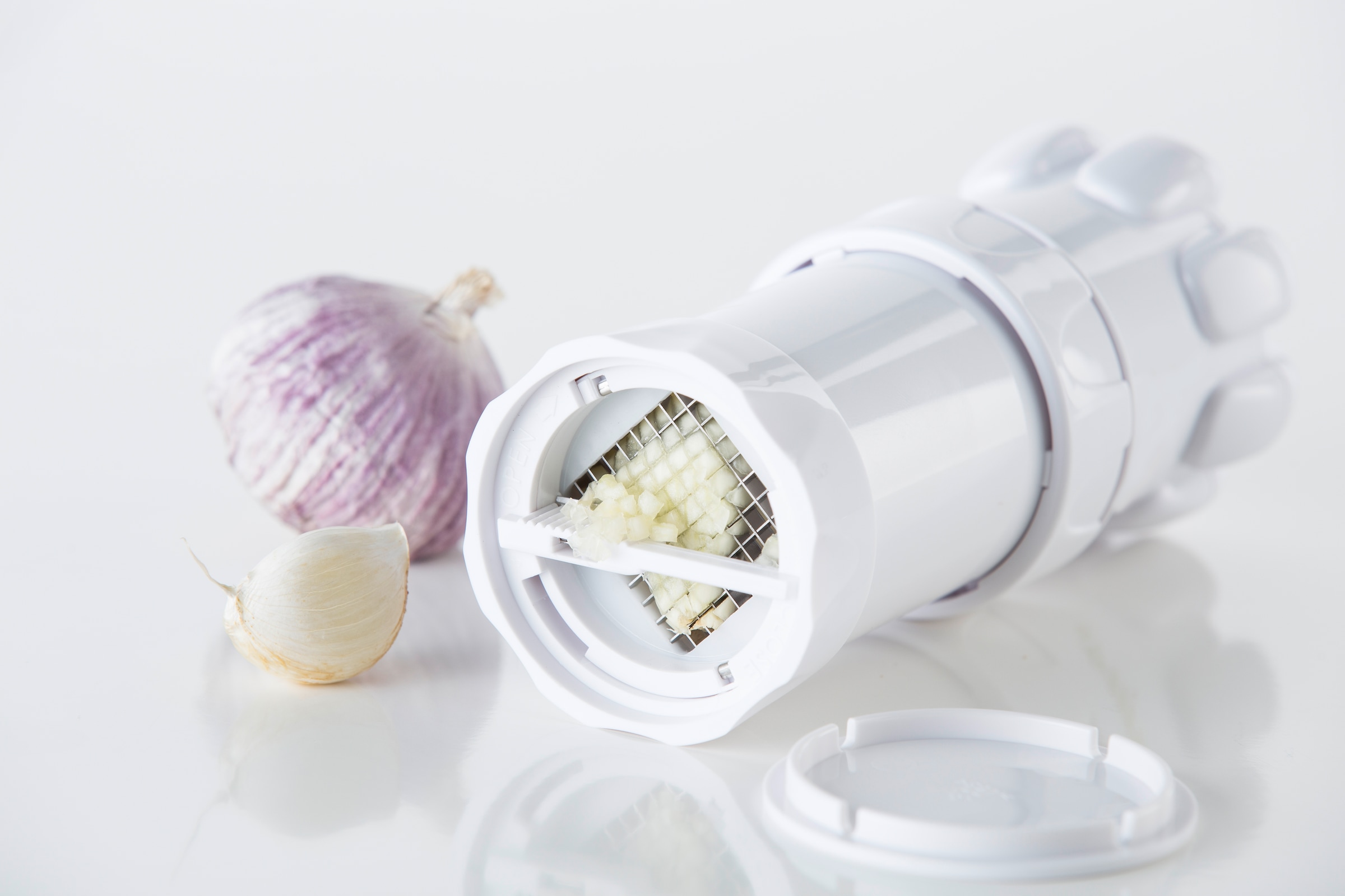 Genius Gemüse-Scheibenschneider »Nicer Dicer Speed Light inkl. Knoblauch-Schneider G5, Set 7-tlg.« super handlich & immer im Einsatz, wechselbare Aufsätze