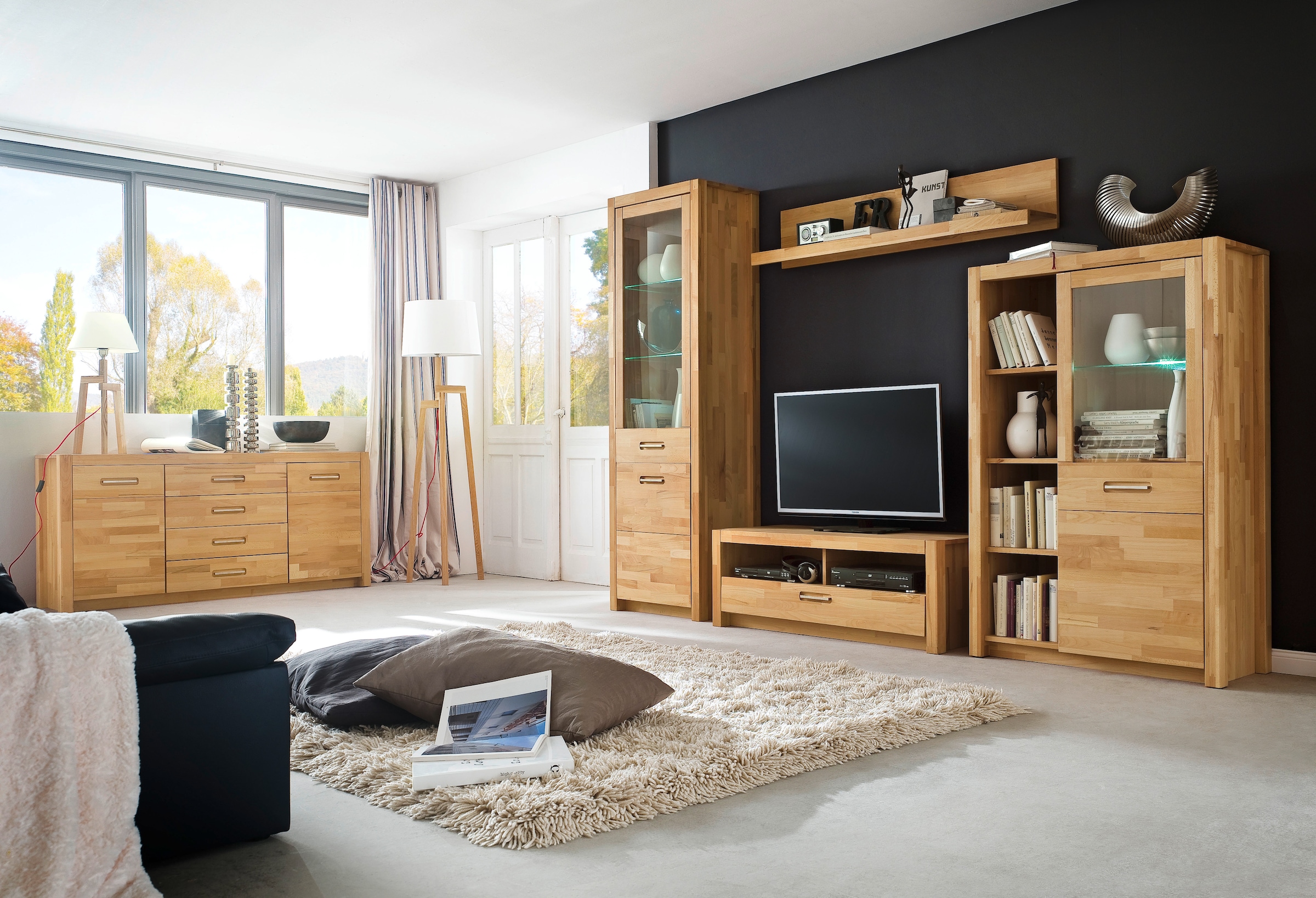 MCA living Vitrine »Fenja Standvitrine, Glasvitrine, Stauraumvitrine, Hochschrank«, (1 St.), Massivholz,Kernbuche,Metallgriffe,1 Holztür,1 Glastür, Breite 66 cm